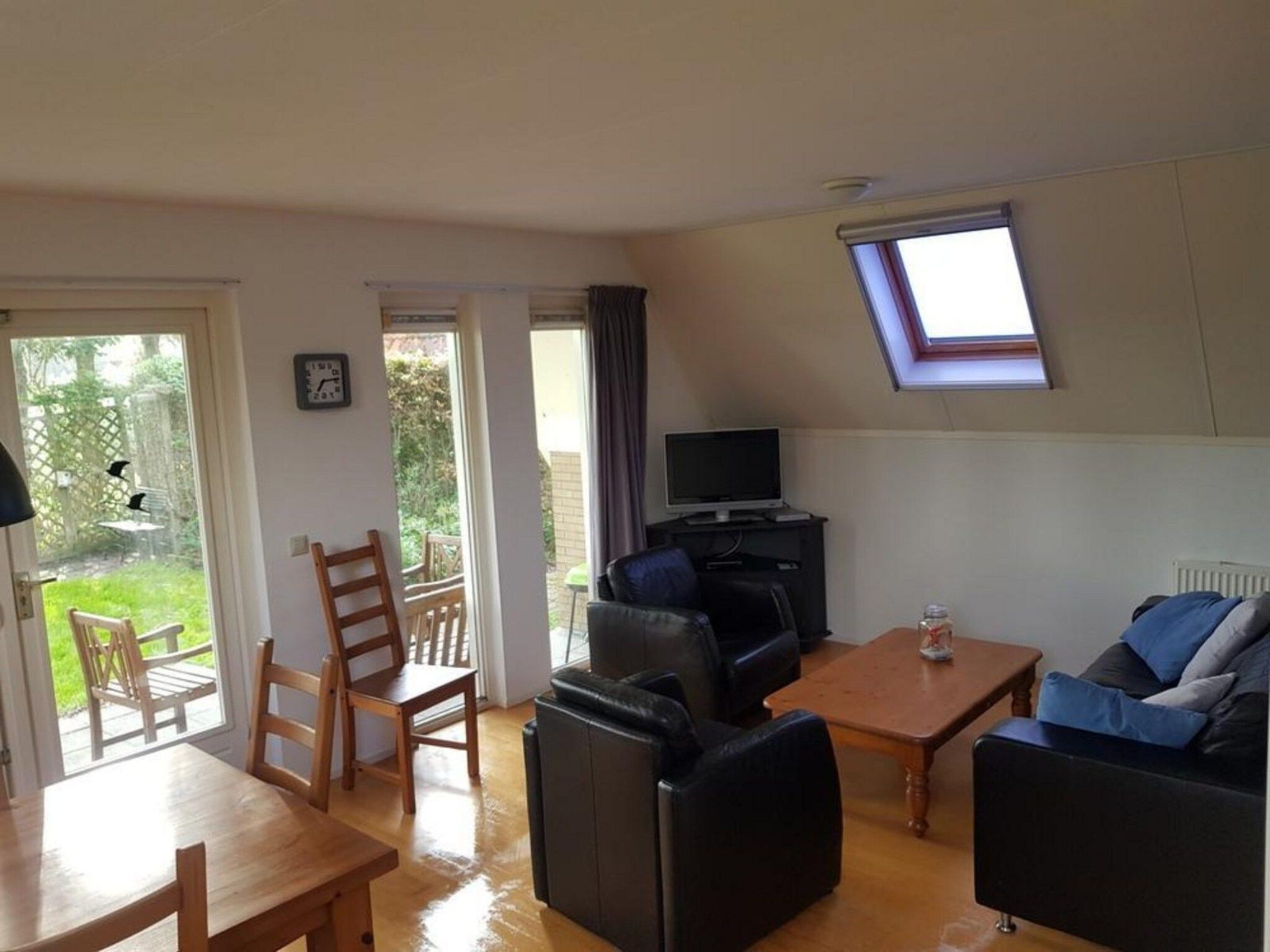 De woonkamer van Vogelvrij 5 in Burgerbrug