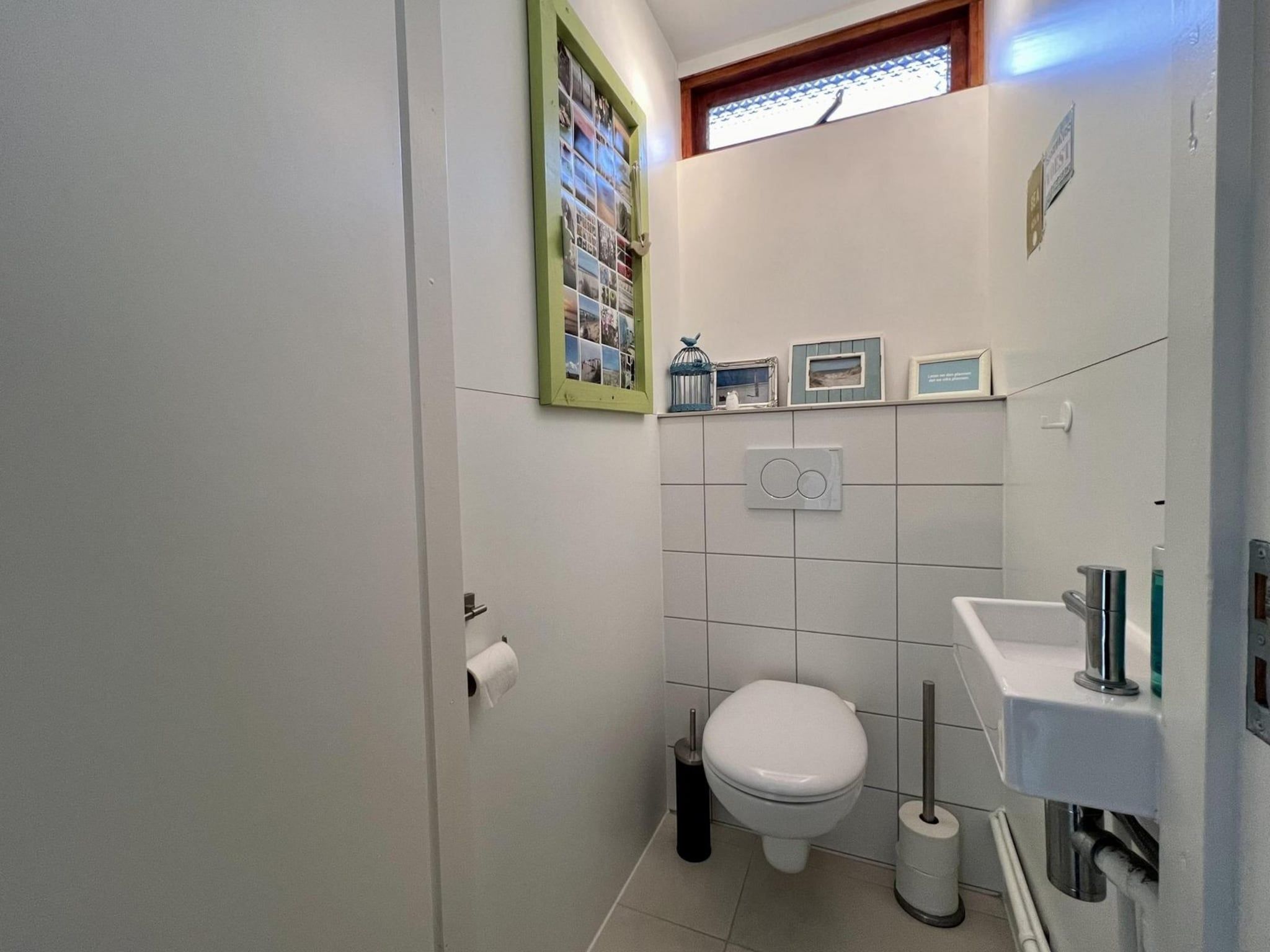 De badkamer van Eureka 102 in Sint Maartensvlotbrug