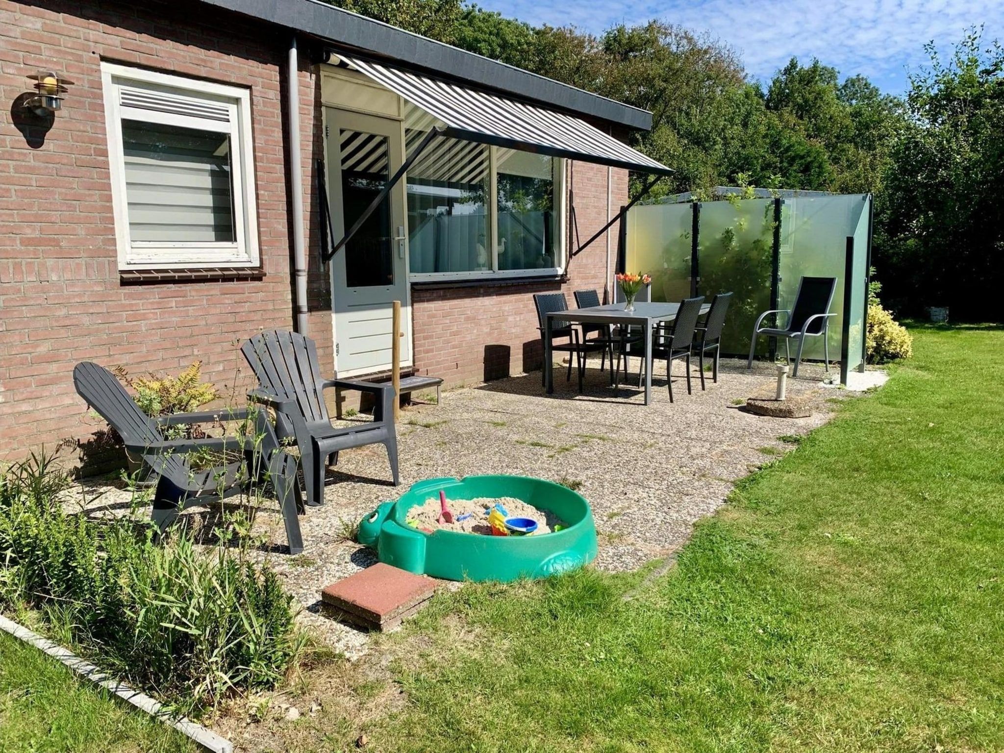 Het terras van Eureka 061 in Sint Maartenszee