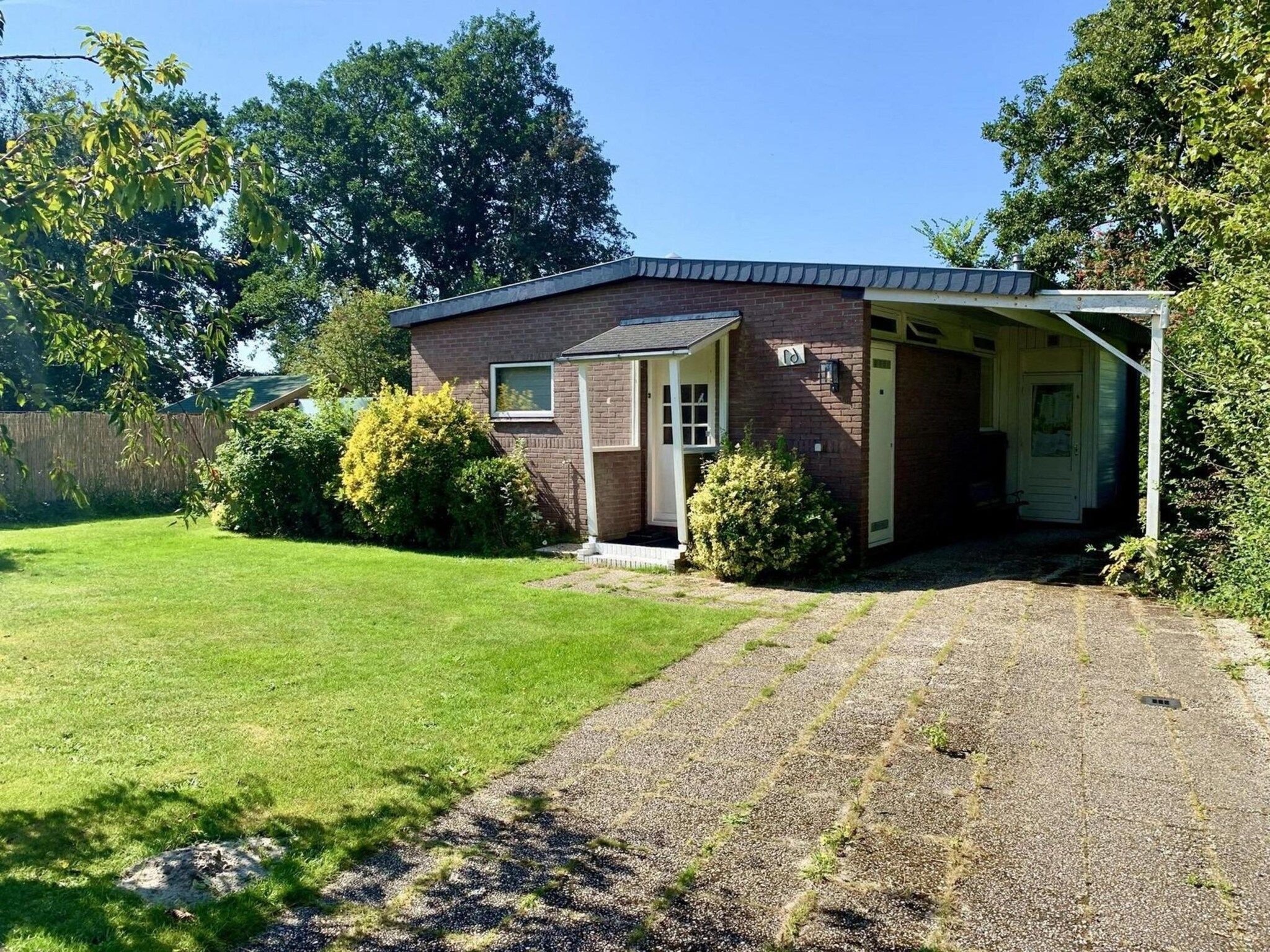 De buitenkant van Eureka 061 in Sint Maartenszee