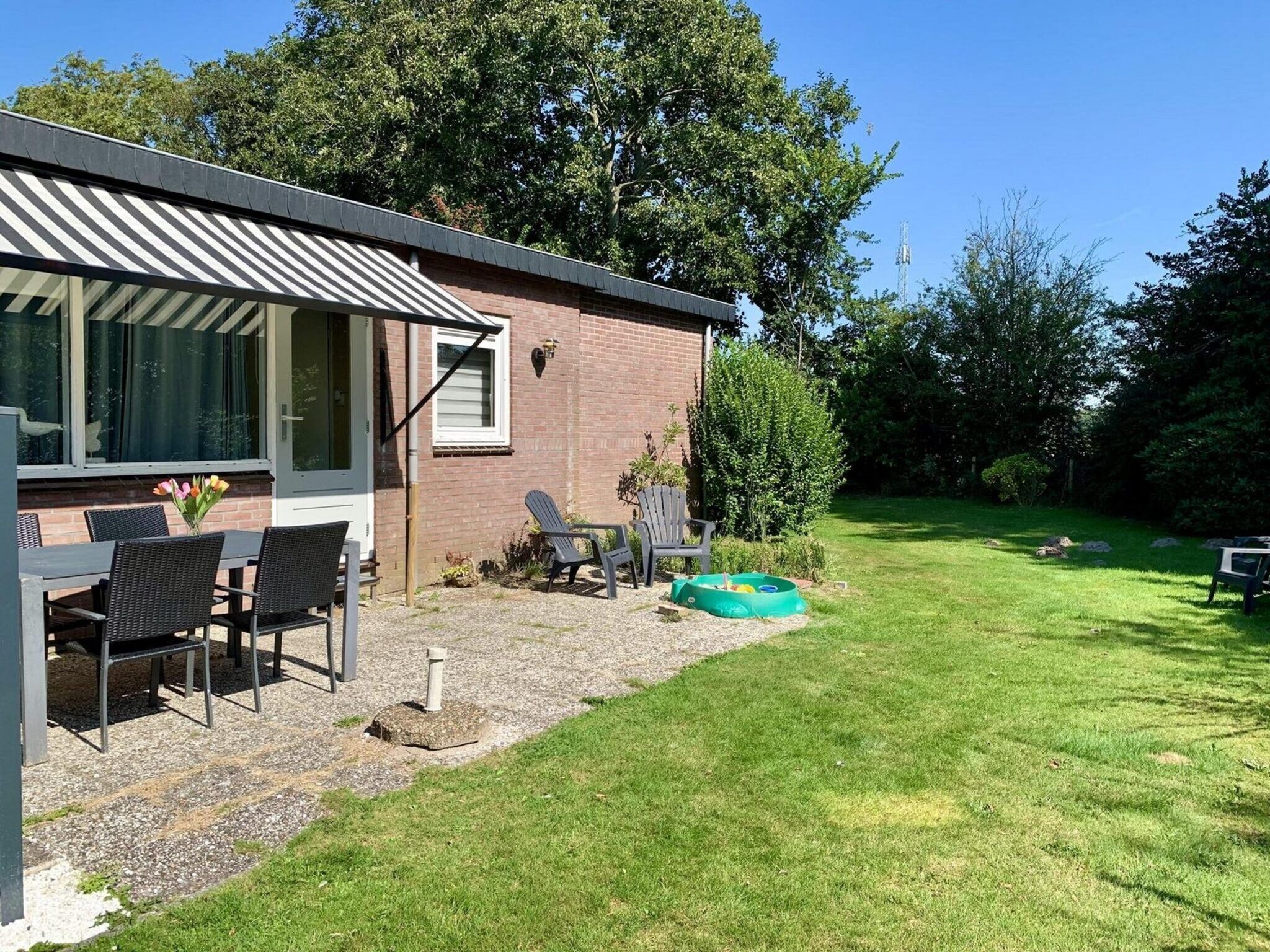 De tuin van Eureka 061 in Sint Maartenszee