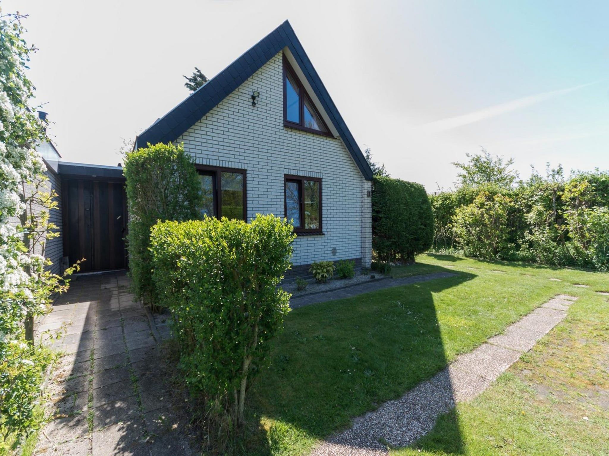 De buitenkant van Belkmerduinen 01 in Sint Maartenszee