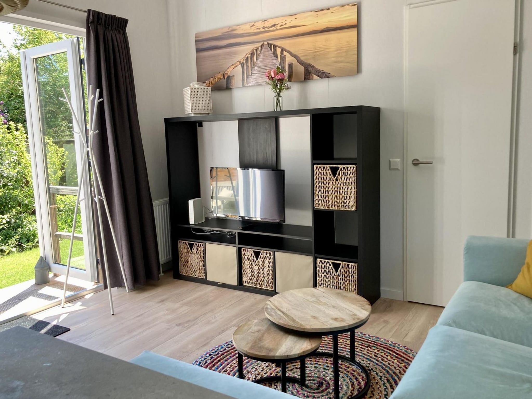 De woonkamer van Campanula 225 in Sint Maartenszee