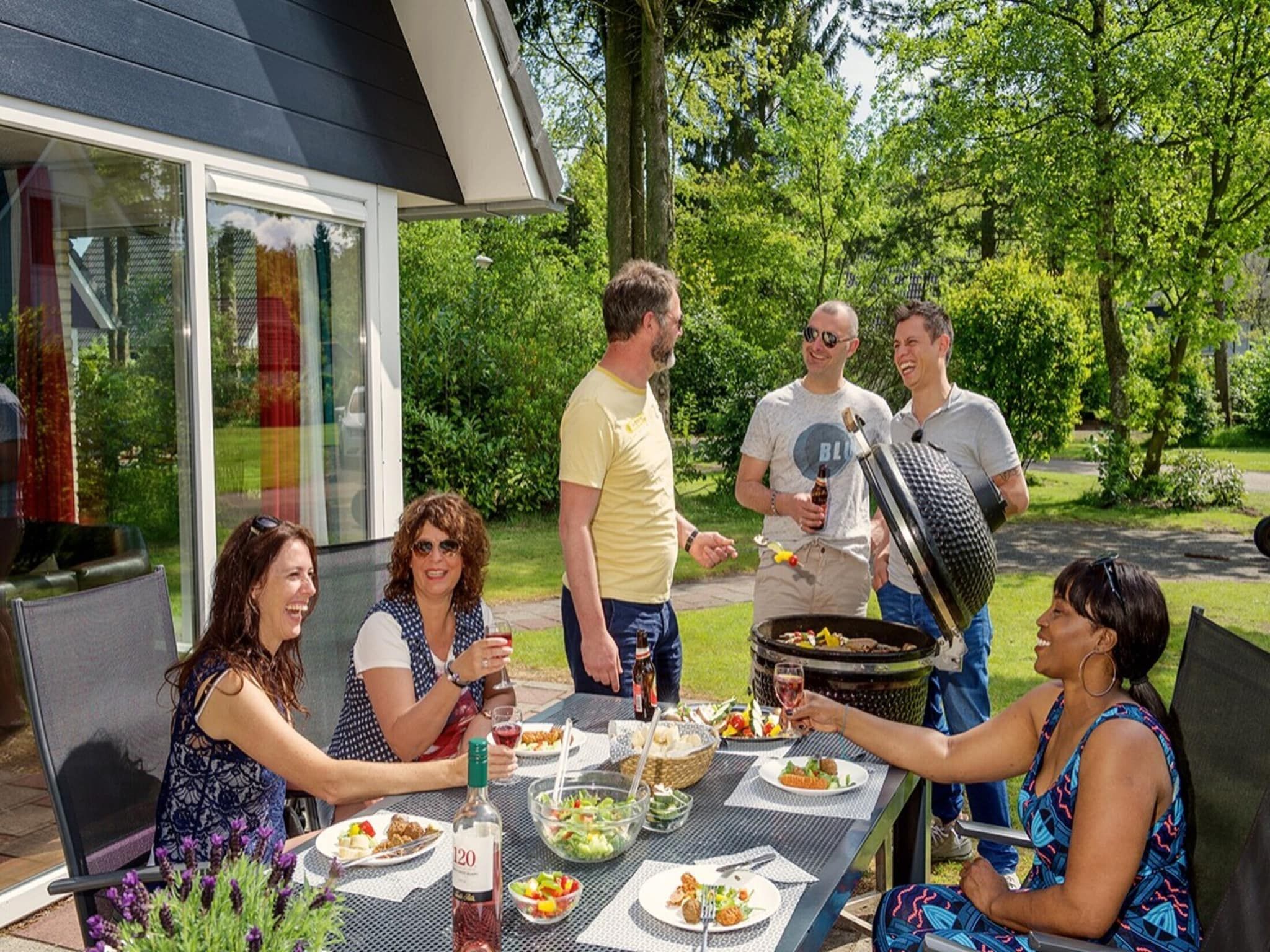 Het terras van Holiday home 8 persons Premium in Scherpenzeel