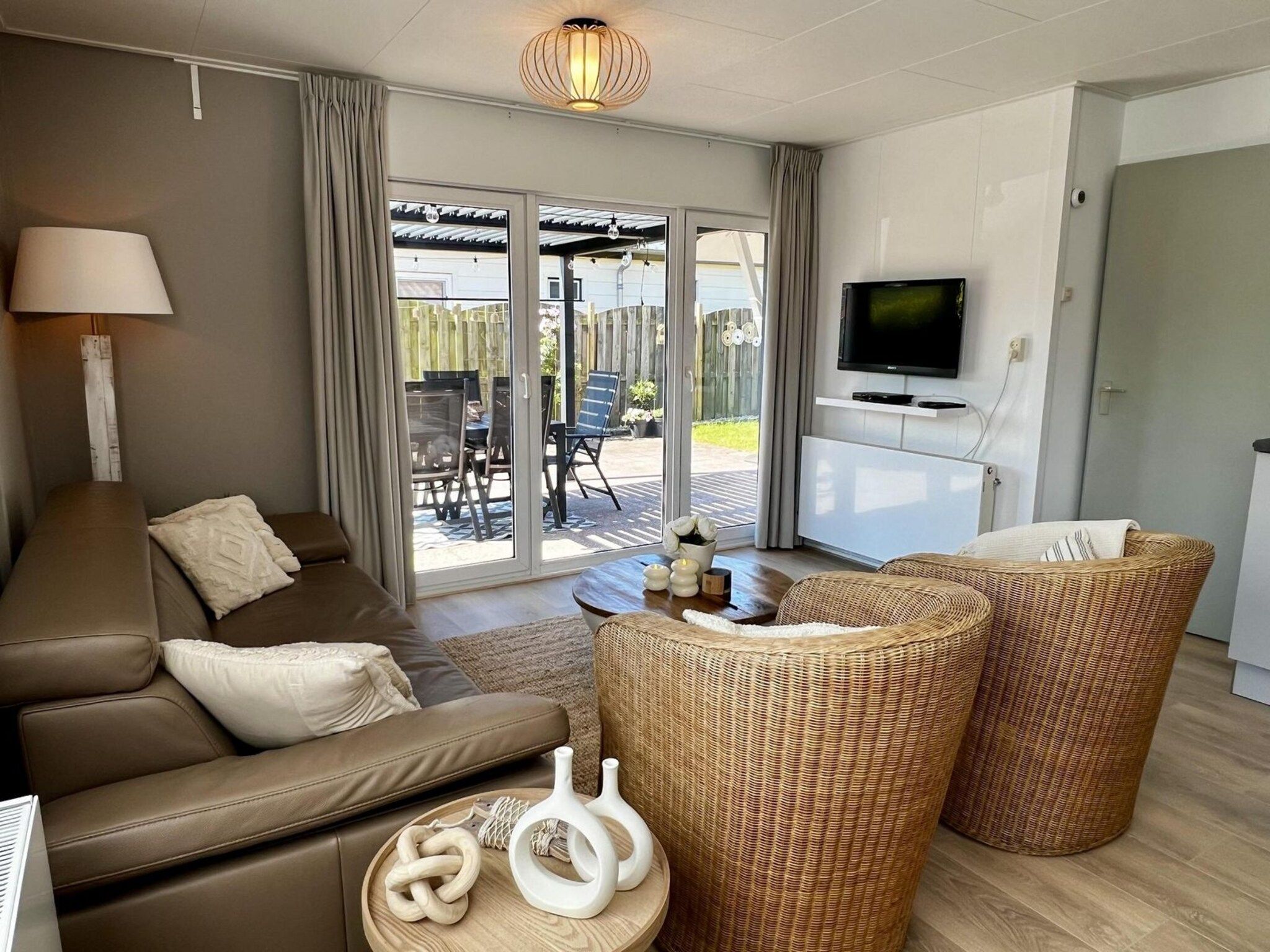 De woonkamer van Eb en Vloed 62 in Sint Maartenszee