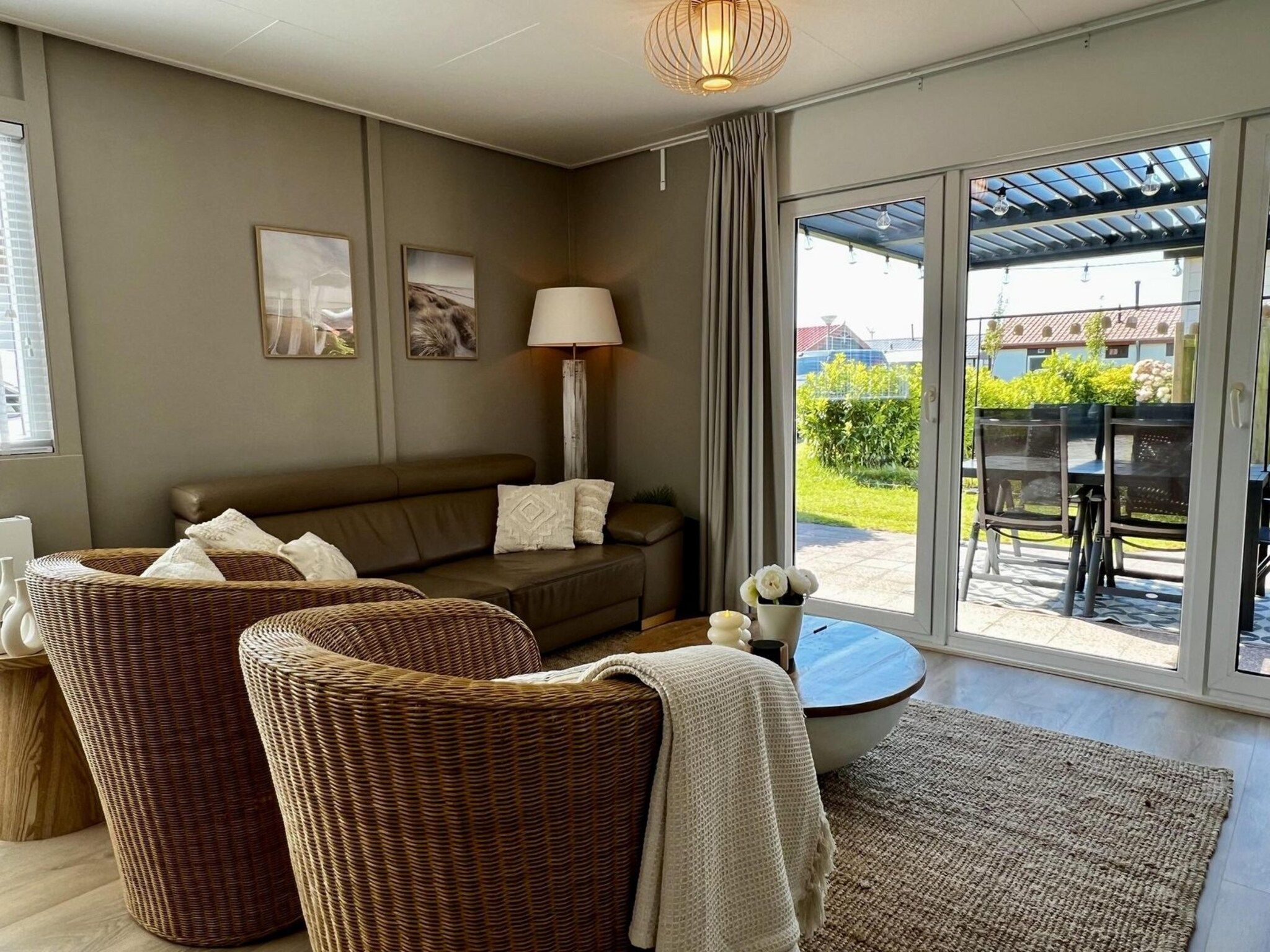 De woonkamer van Eb en Vloed 62 in Sint Maartenszee