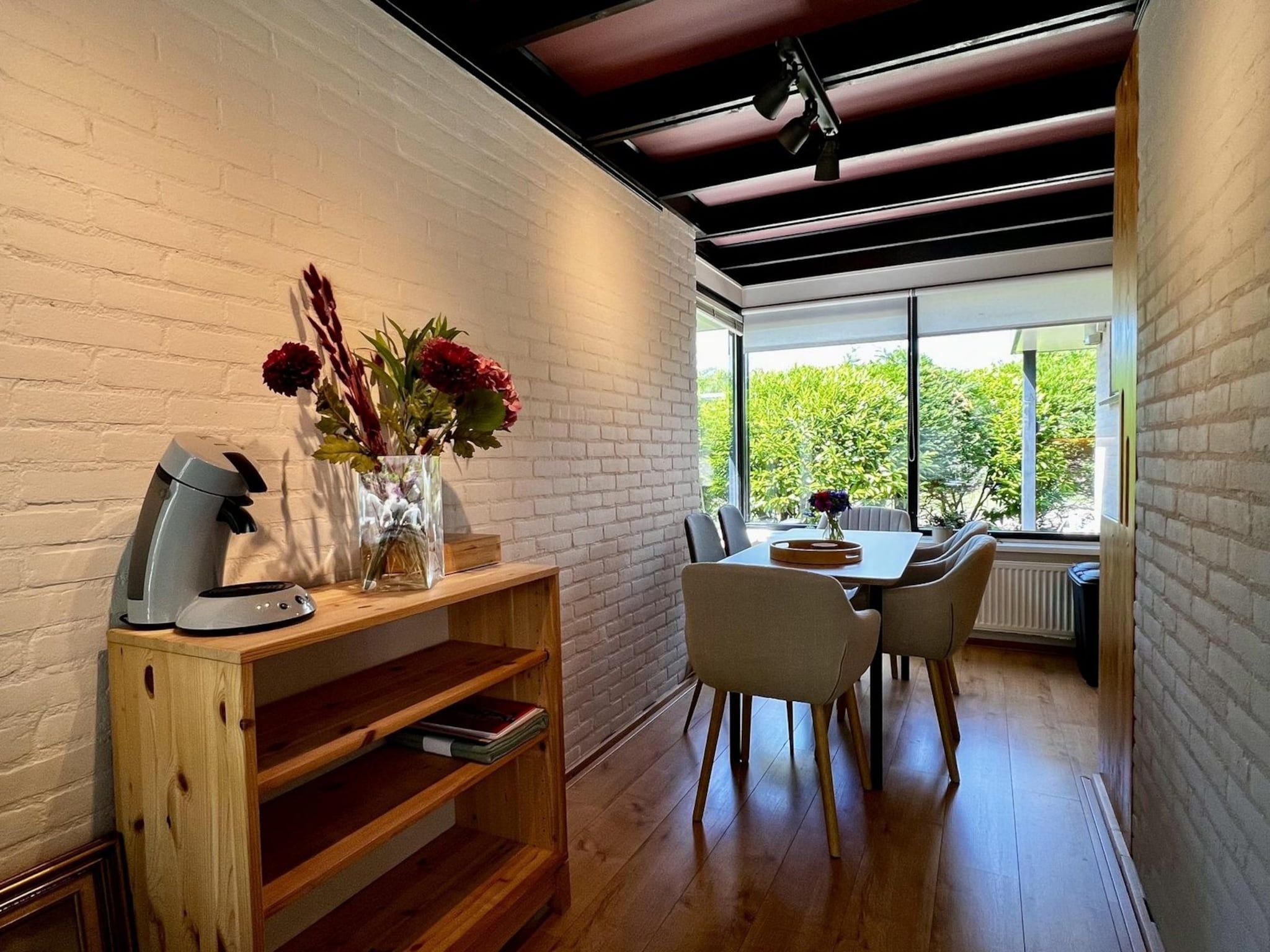 De eetkamer van Wildrijk 092 -"C'est la vie" in Sint Maartenszee