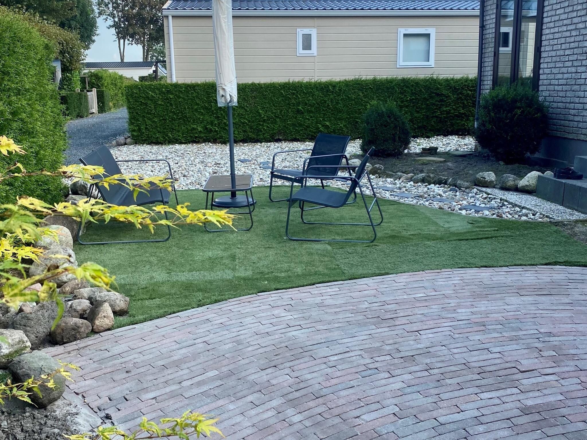 De tuin van VT101 in Tzummarum