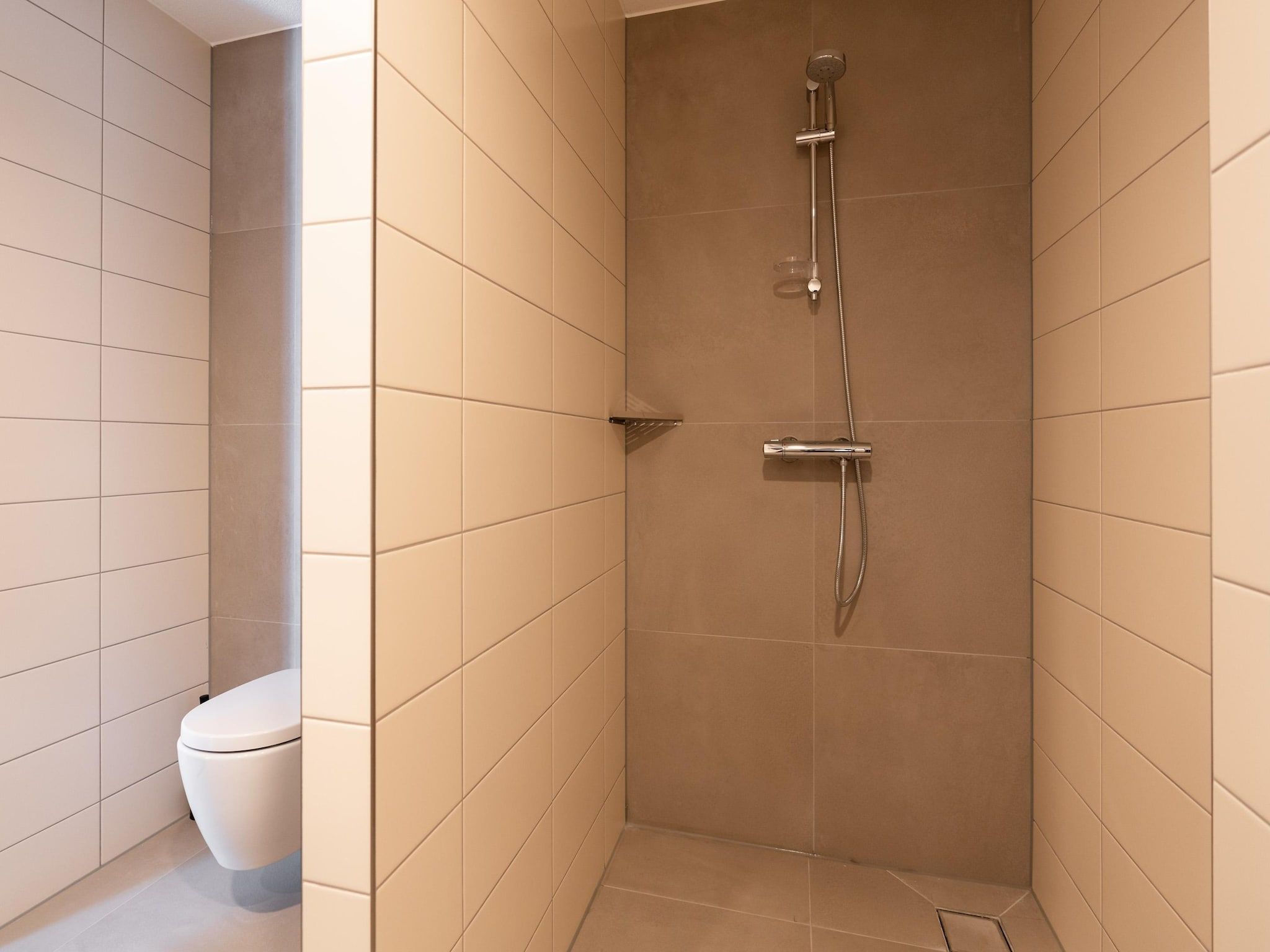 De badkamer van Walden 6 in Den Haag