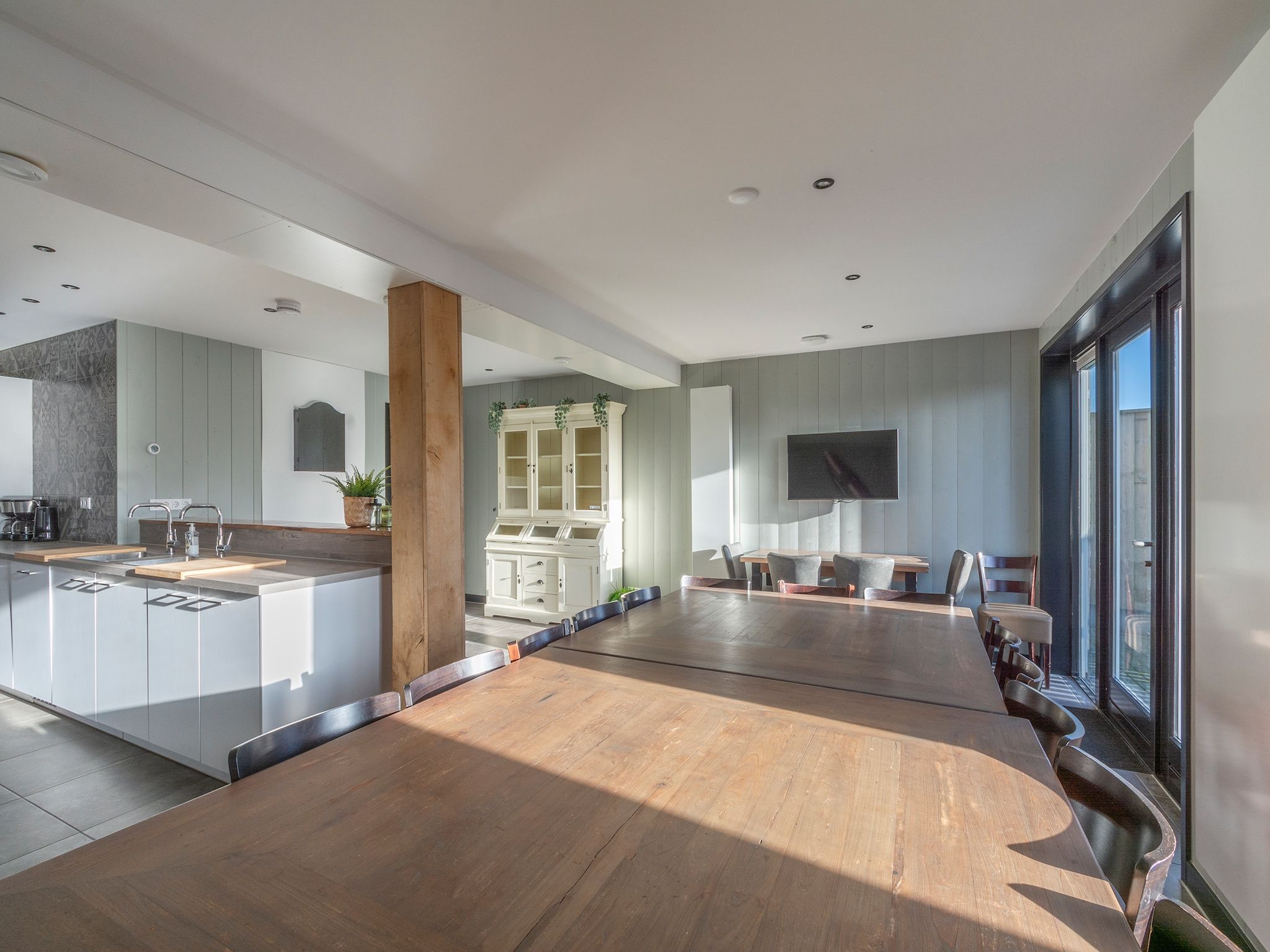 De eetkamer van Groote Kaap in Callantsoog