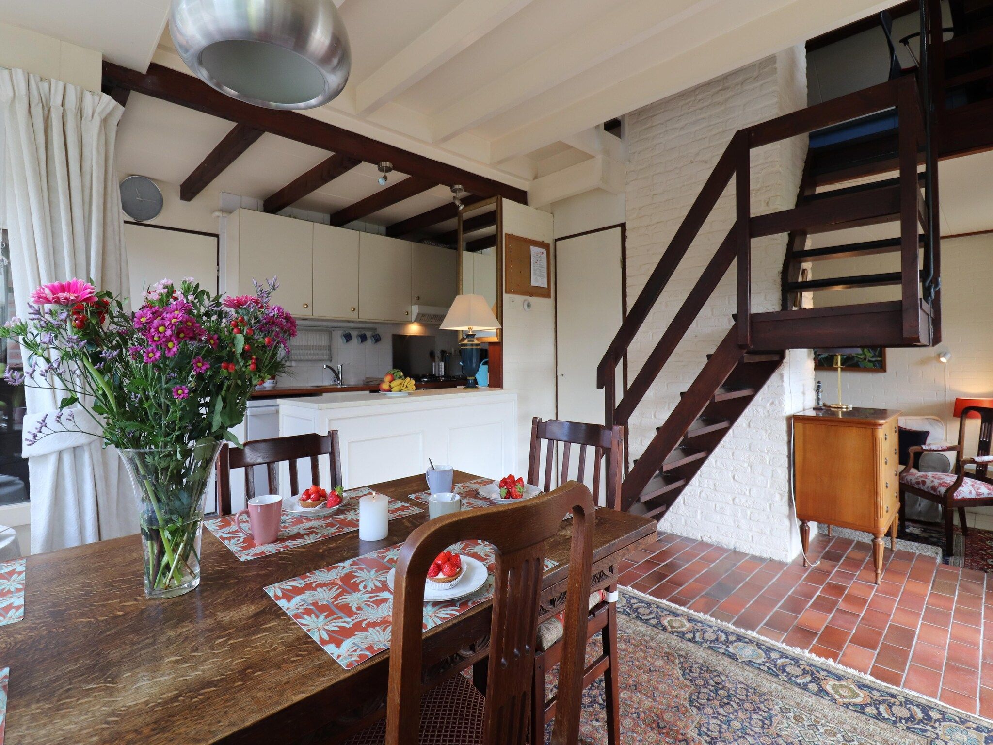 De eetkamer van Constance in Noordwijkerhout