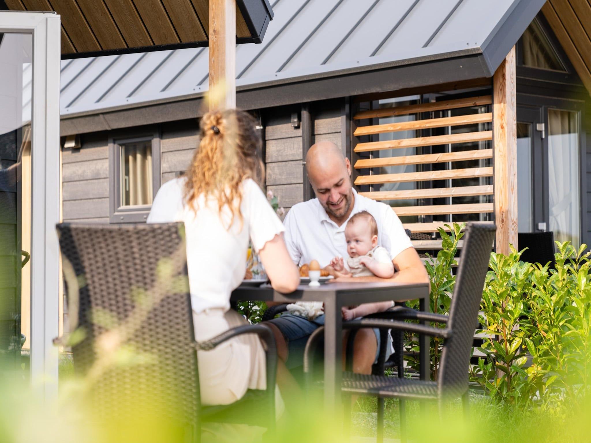 Het terras van Berg Lodge in Bemelen