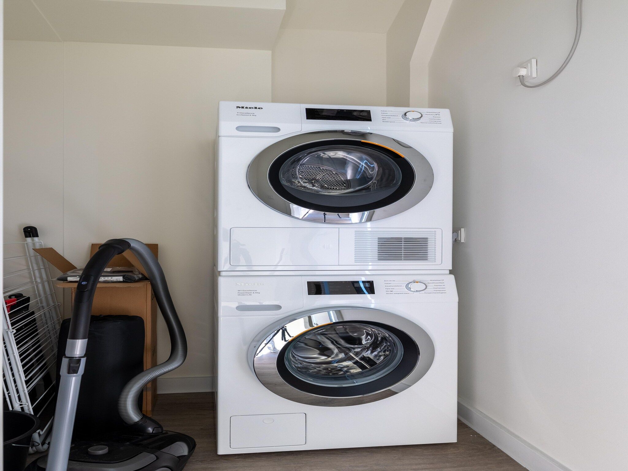 Voorzieningen bij Appartement Vista Maris 'Haus am See' - Havenweg 8-30  Sint-Annaland in Sint-Annaland