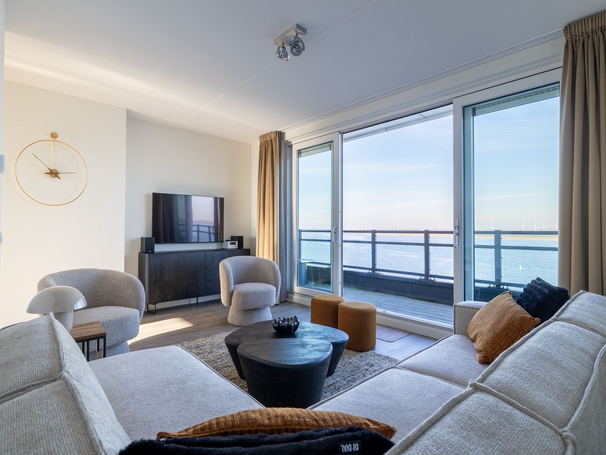 De woonkamer van Appartement Vista Maris 'Haus am See' - Havenweg 8-30  Sint-Annaland in Sint-Annaland