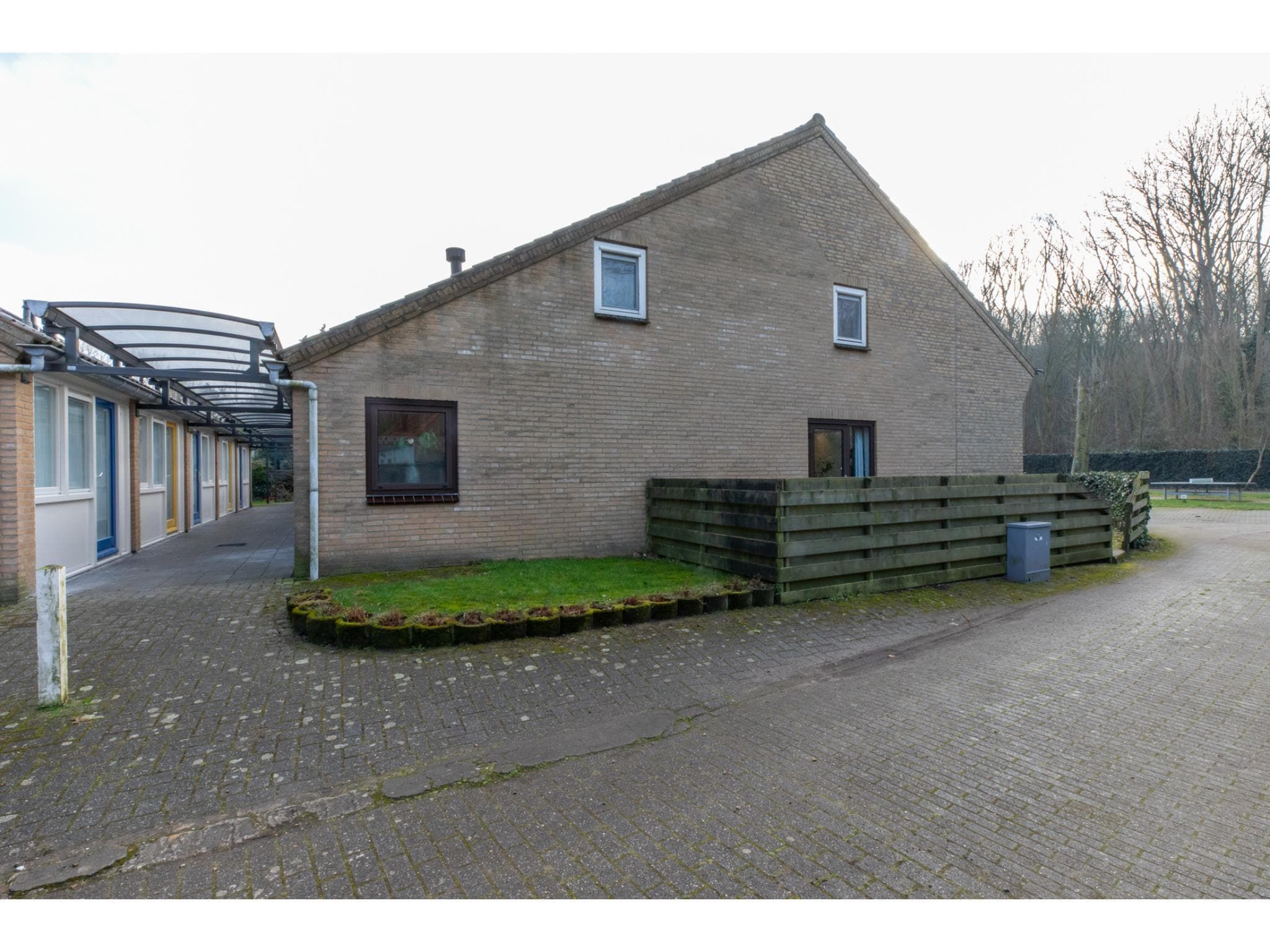 De buitenkant van WoesteHoeve in Biggekerke