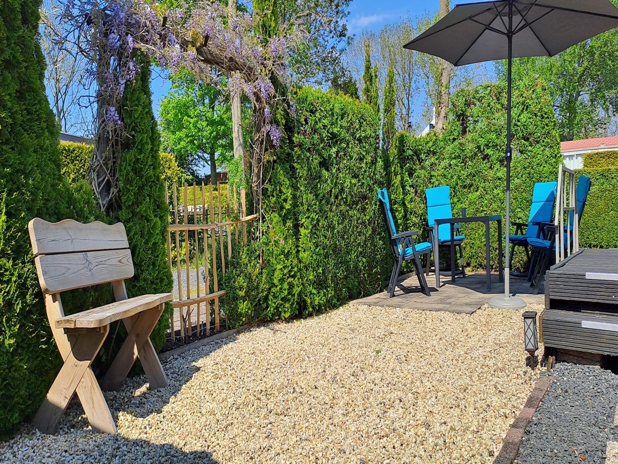 De tuin van VT 66 in Tzummarum