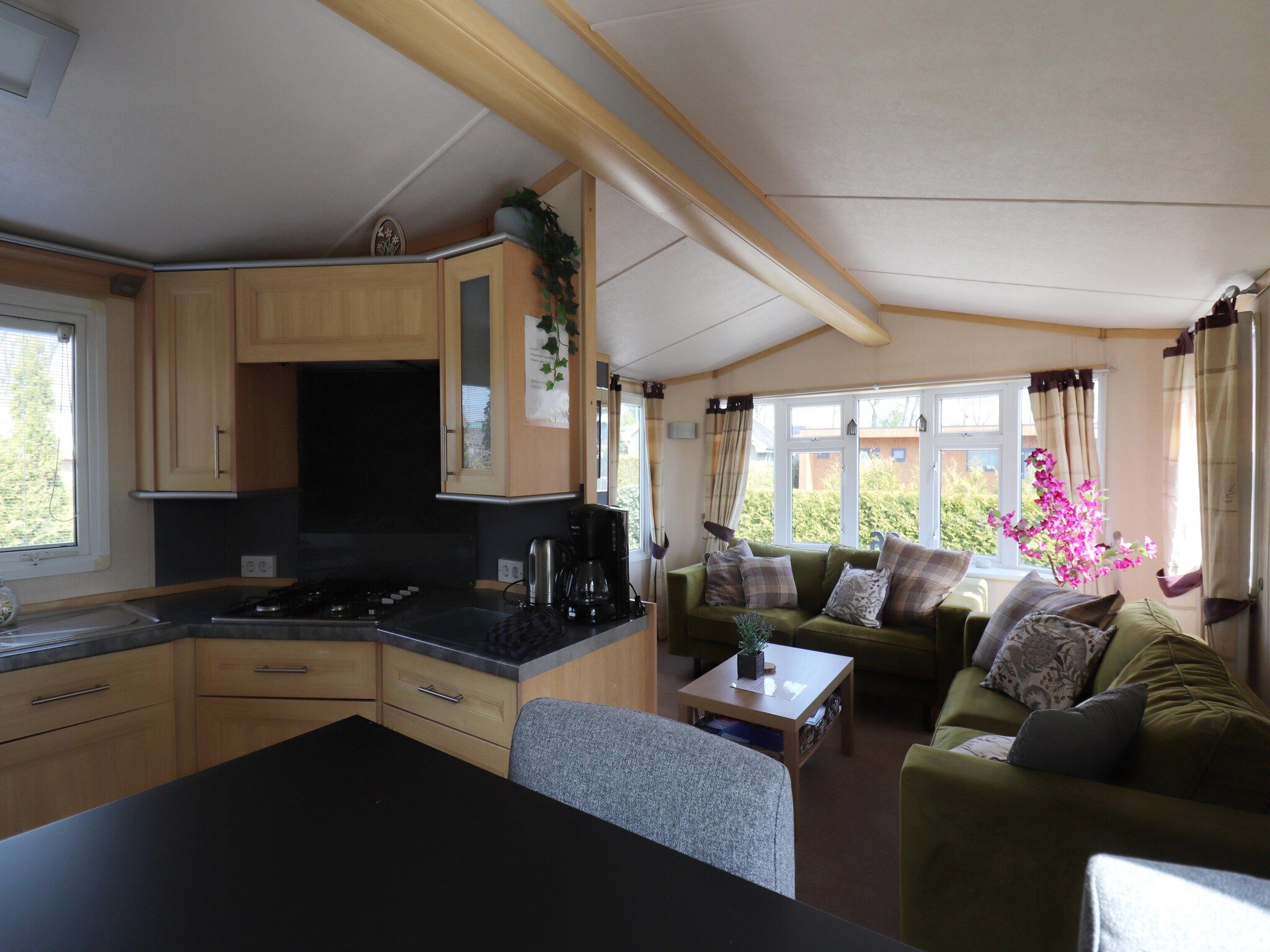 De woonkamer van VT 66 in Tzummarum