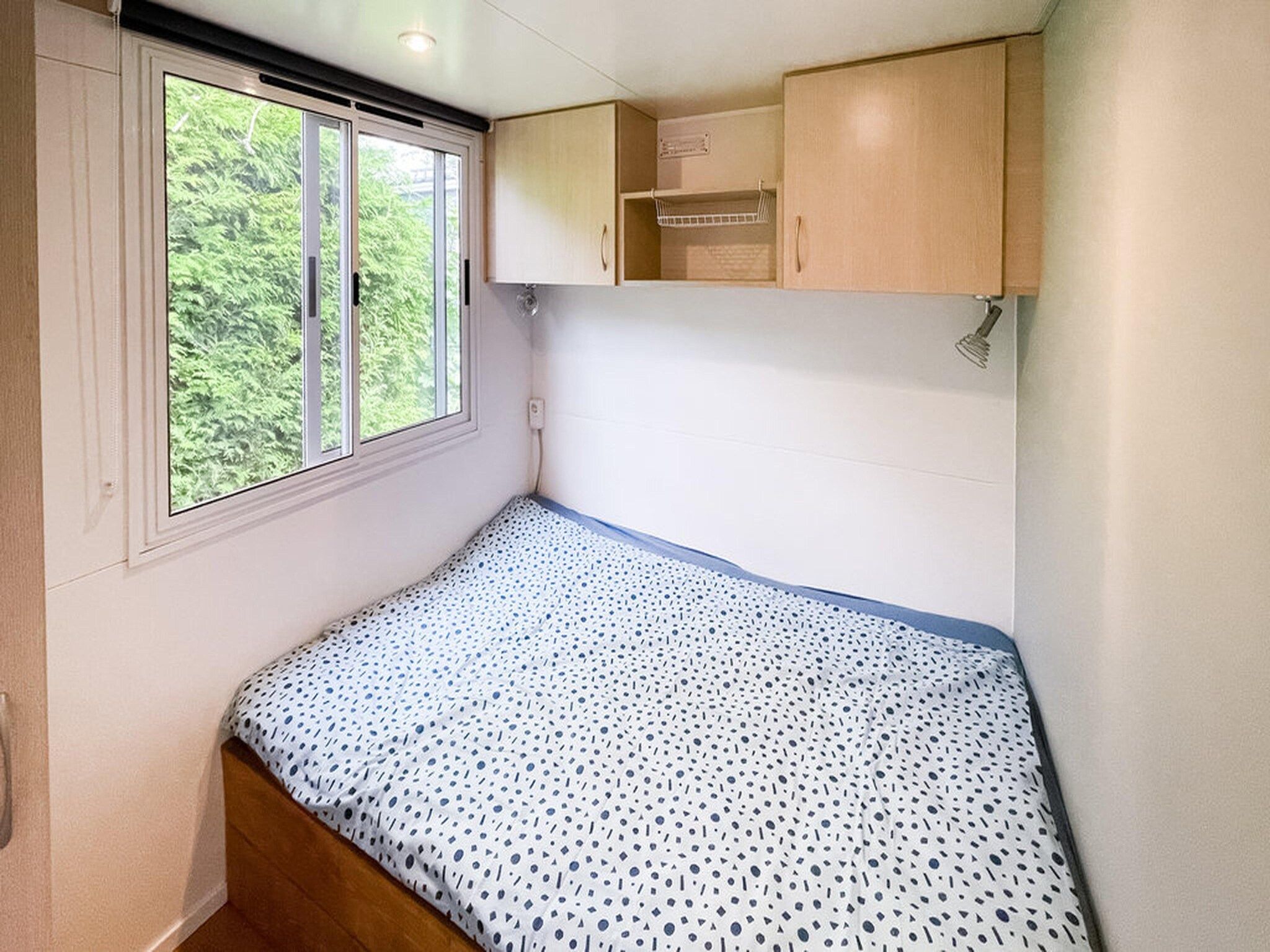 Een slaapkamer van VT 151 in Tzummarum