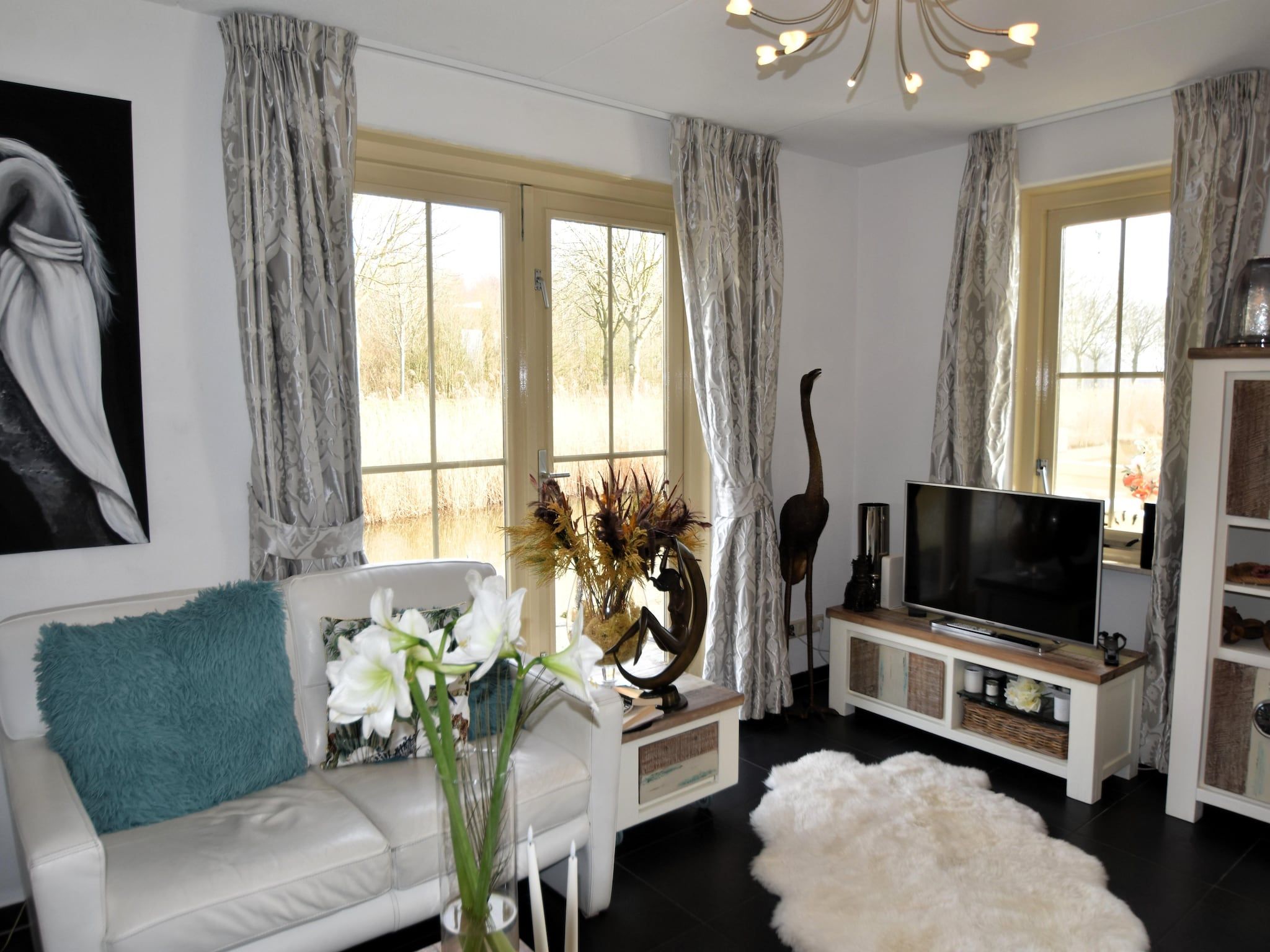 De woonkamer van Watervilla 51 in Simonshaven