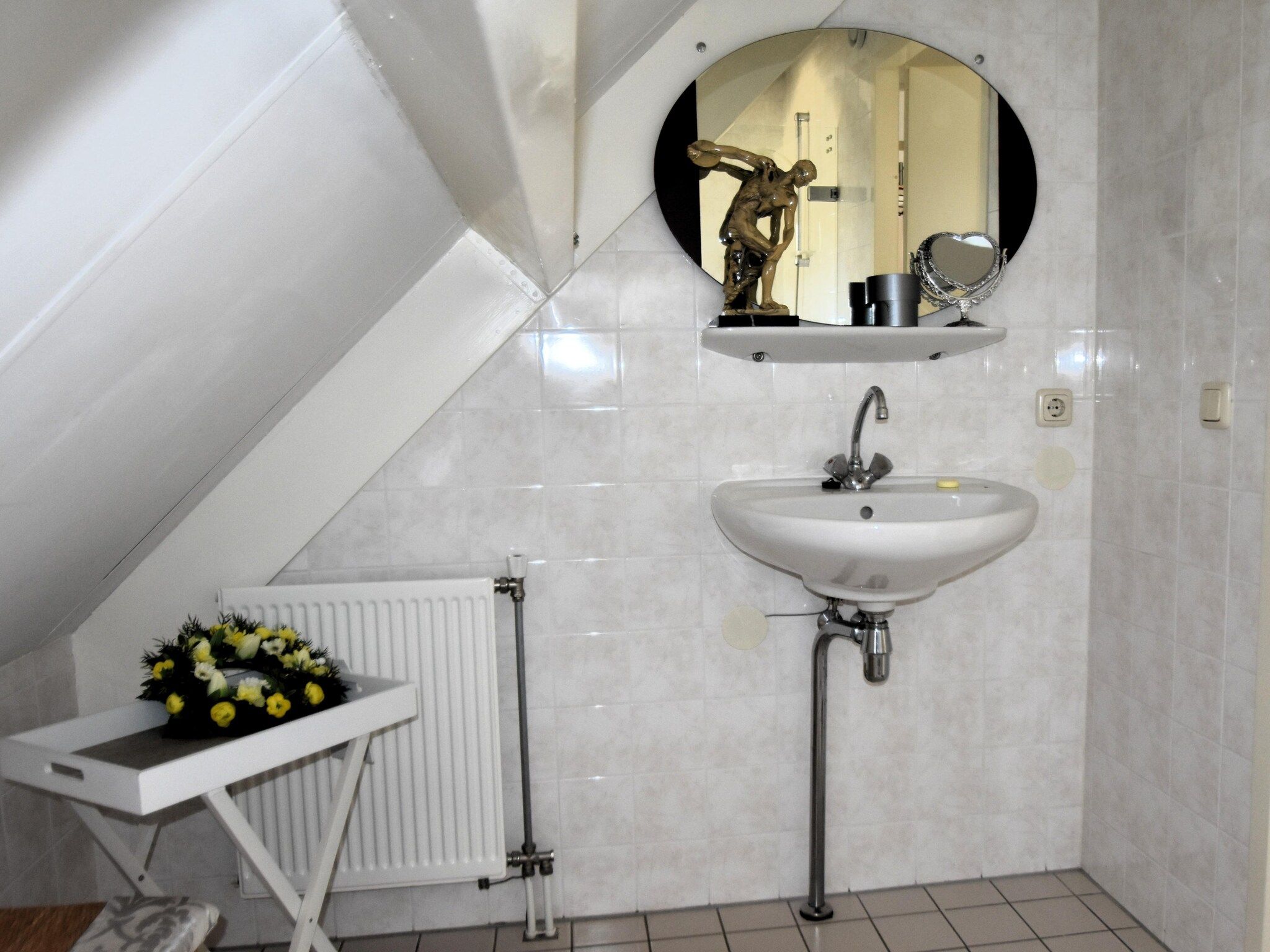 De badkamer van Watervilla 51 in Simonshaven