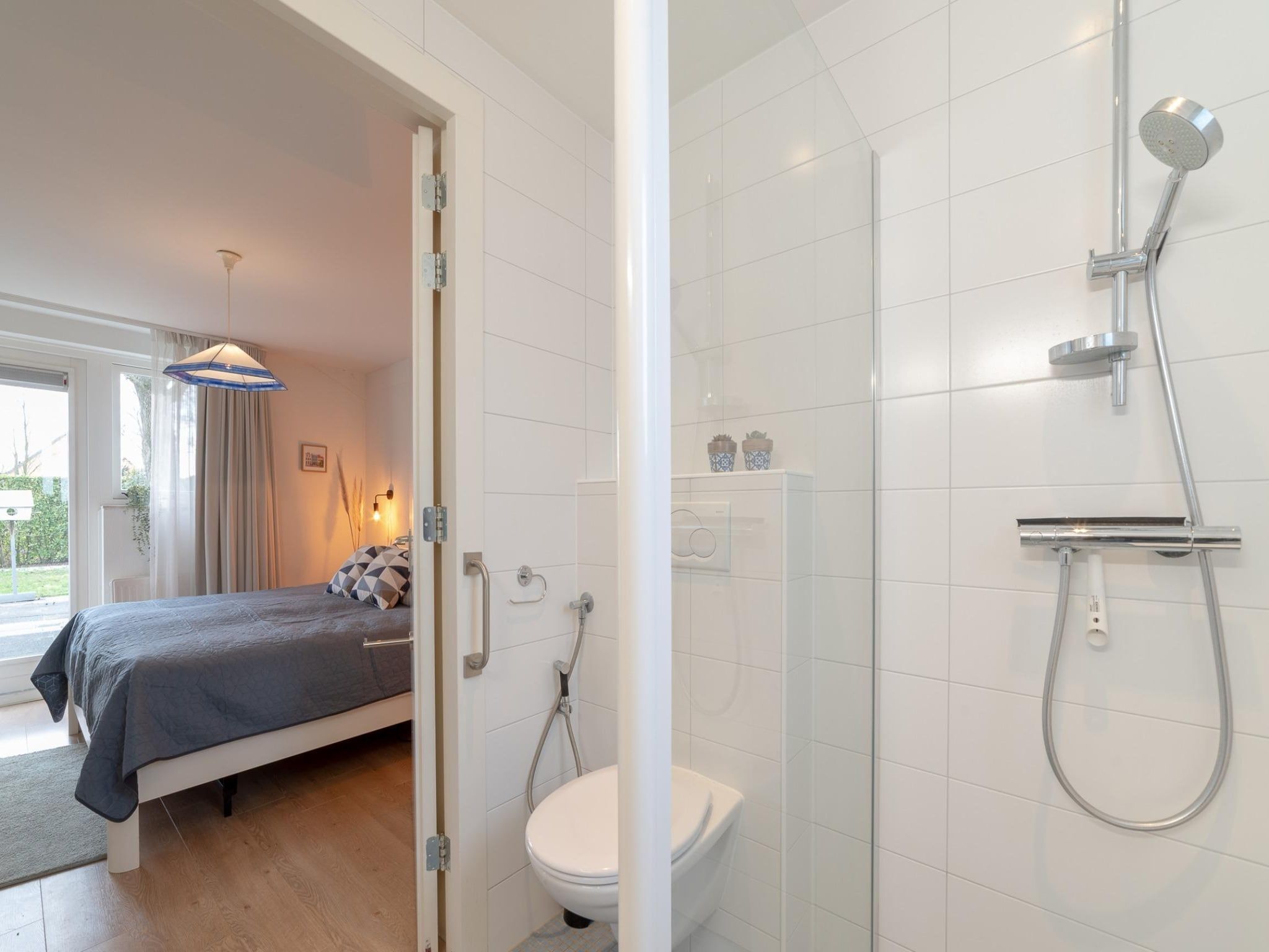 De badkamer van Villapark De Oesterbaai 63 in Wemeldinge