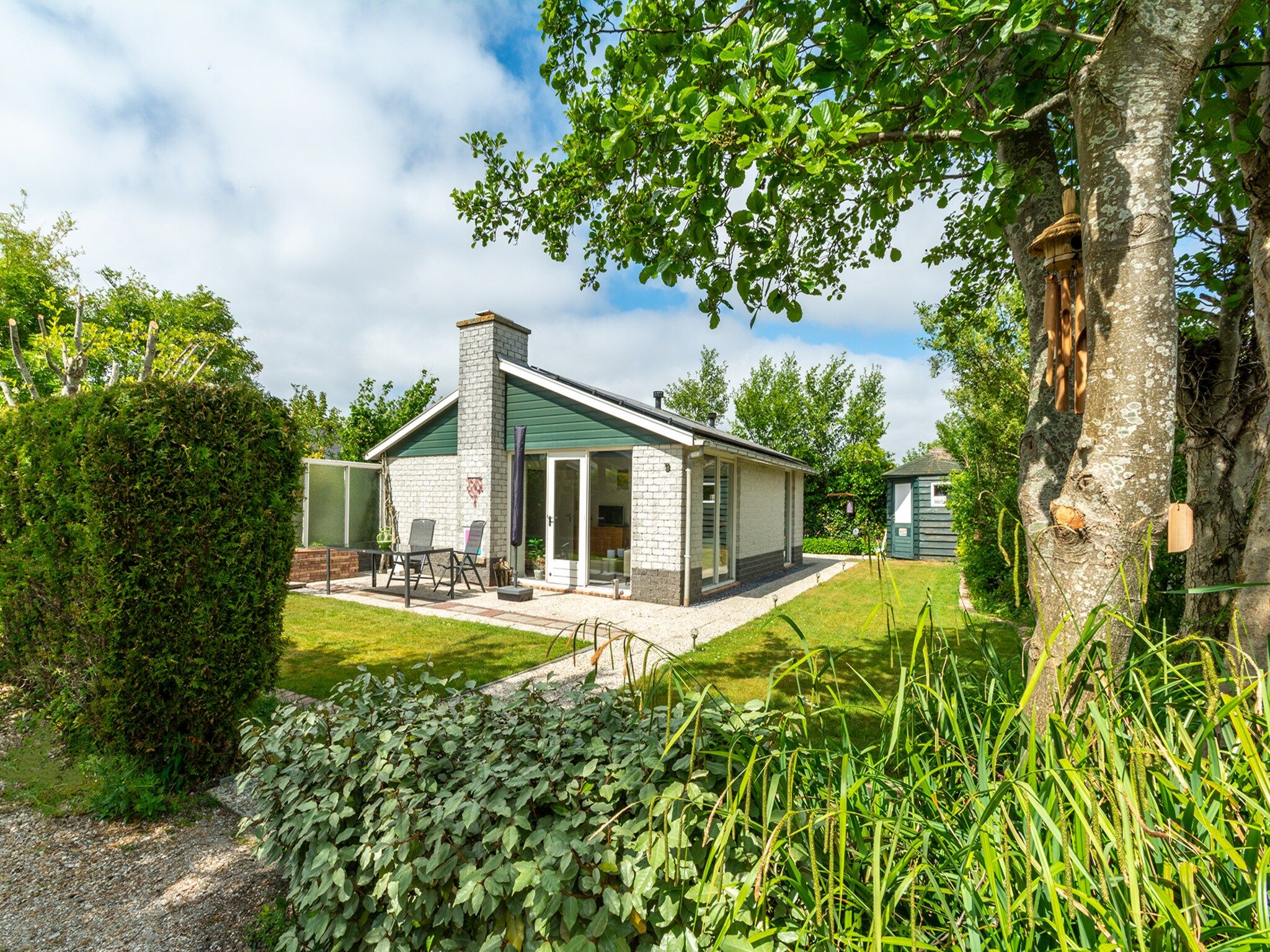 Het terras van Watersnip 9 in Petten