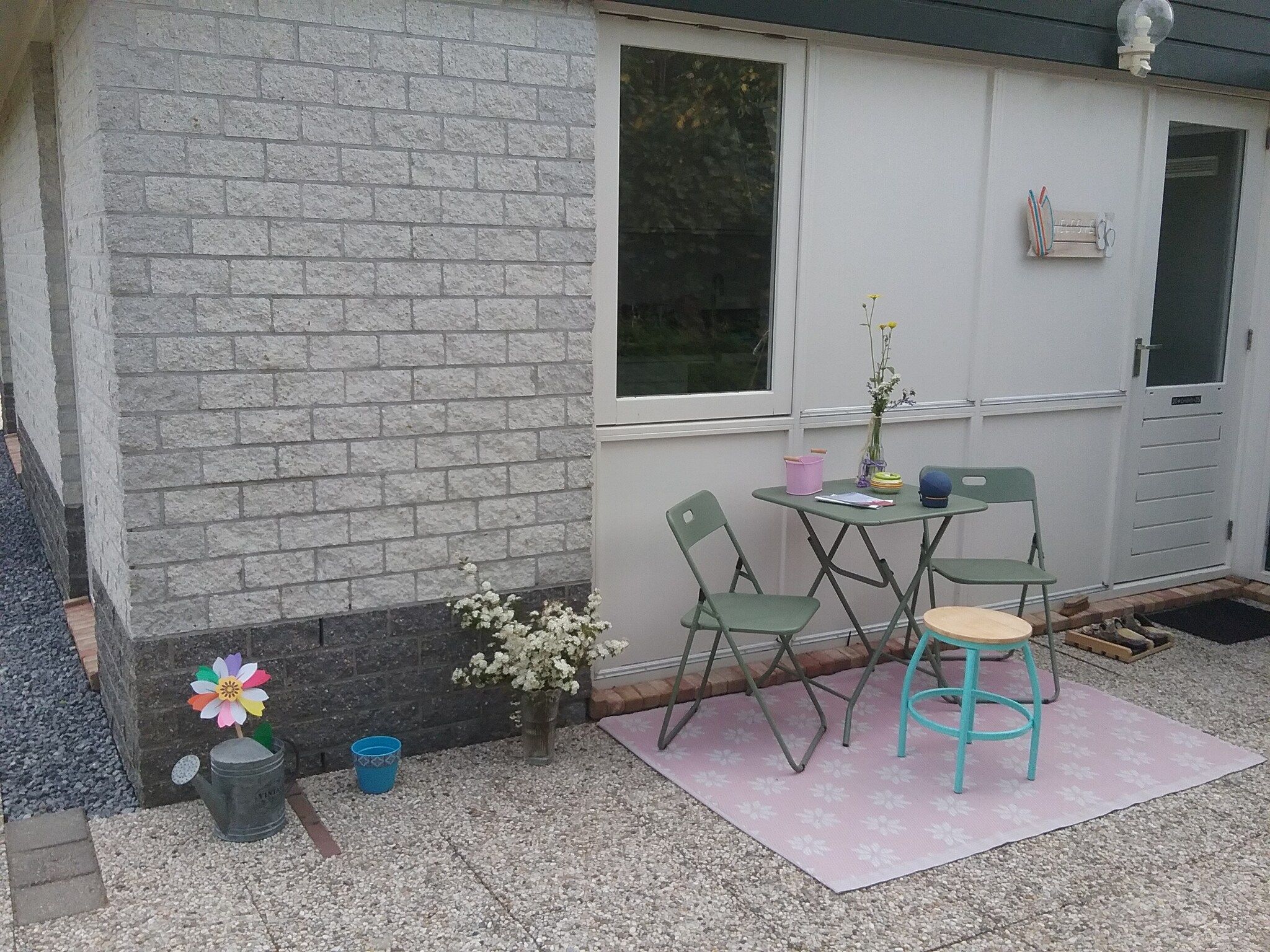 Het terras van Watersnip 9 in Petten