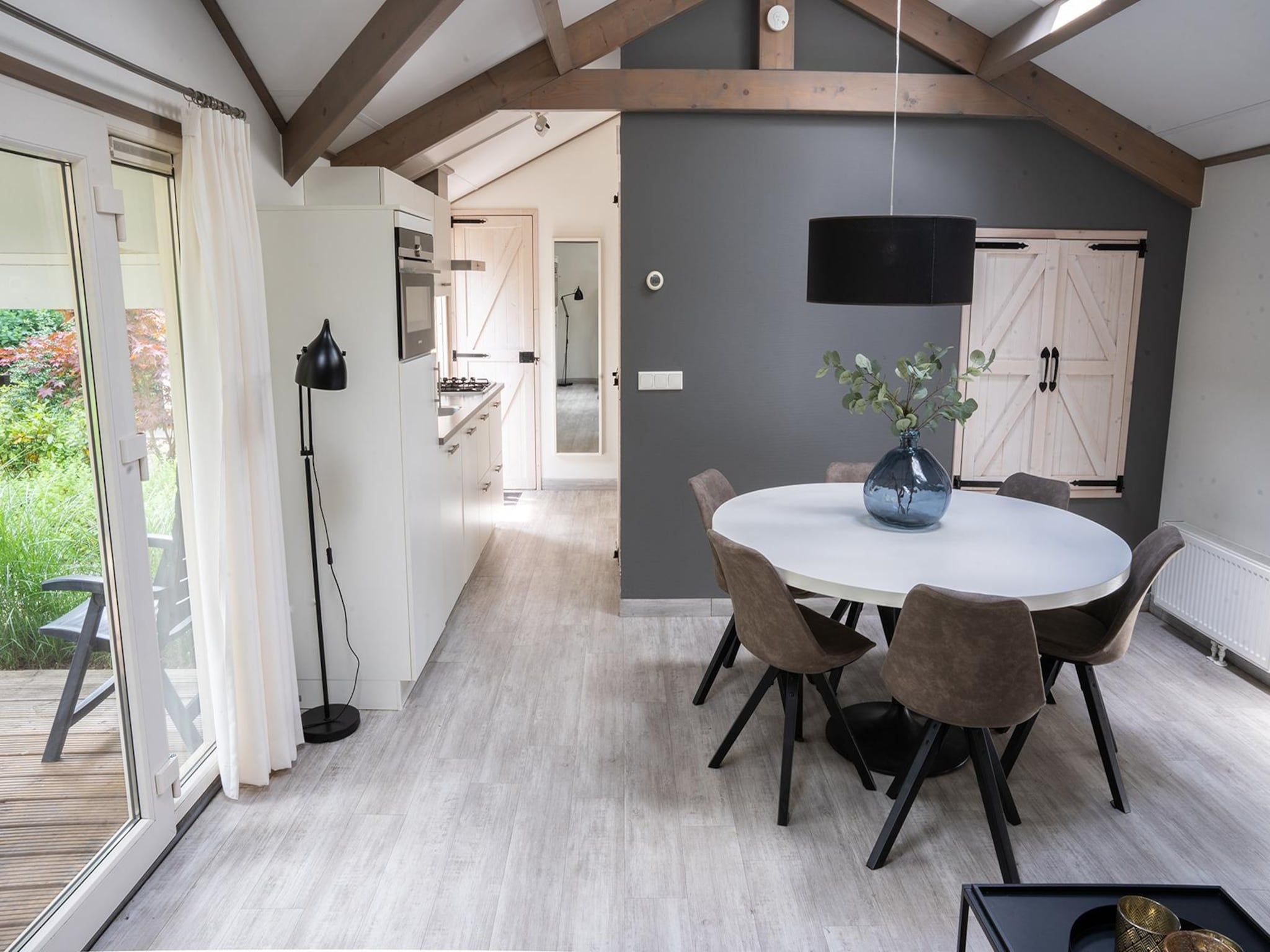 De eetkamer van Heivlinder 4+2p in Ermelo