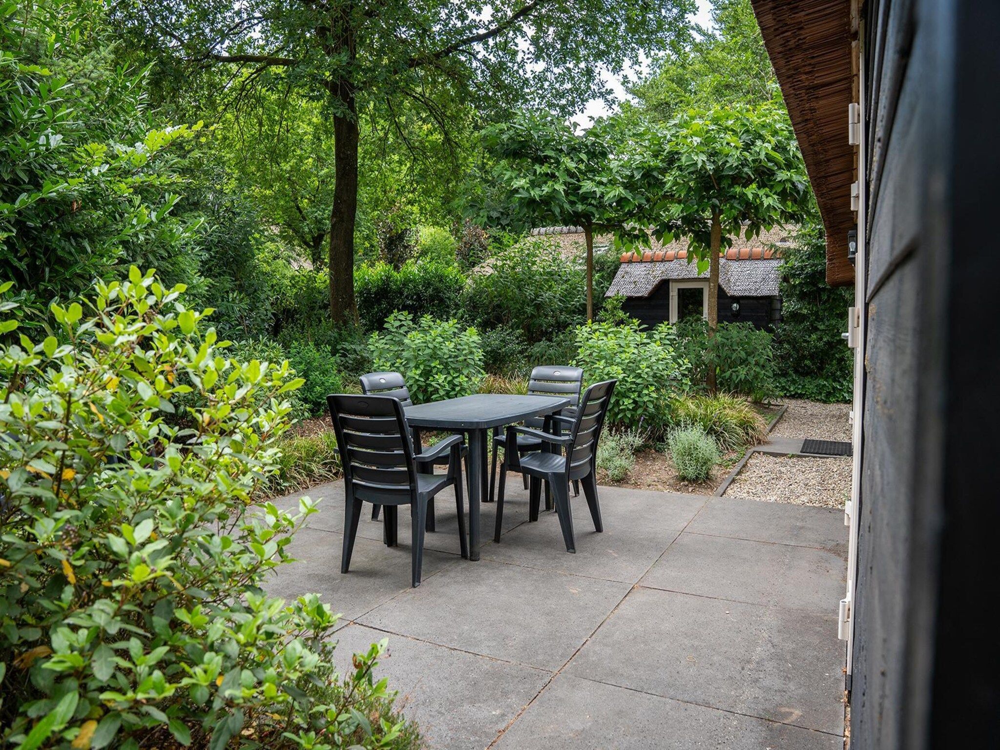 Het terras van Heivlinder 4+2p in Ermelo