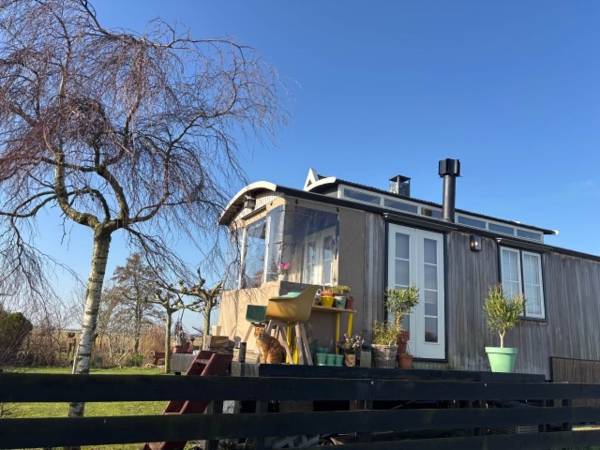 Het terras van Era Nova in 't Zand