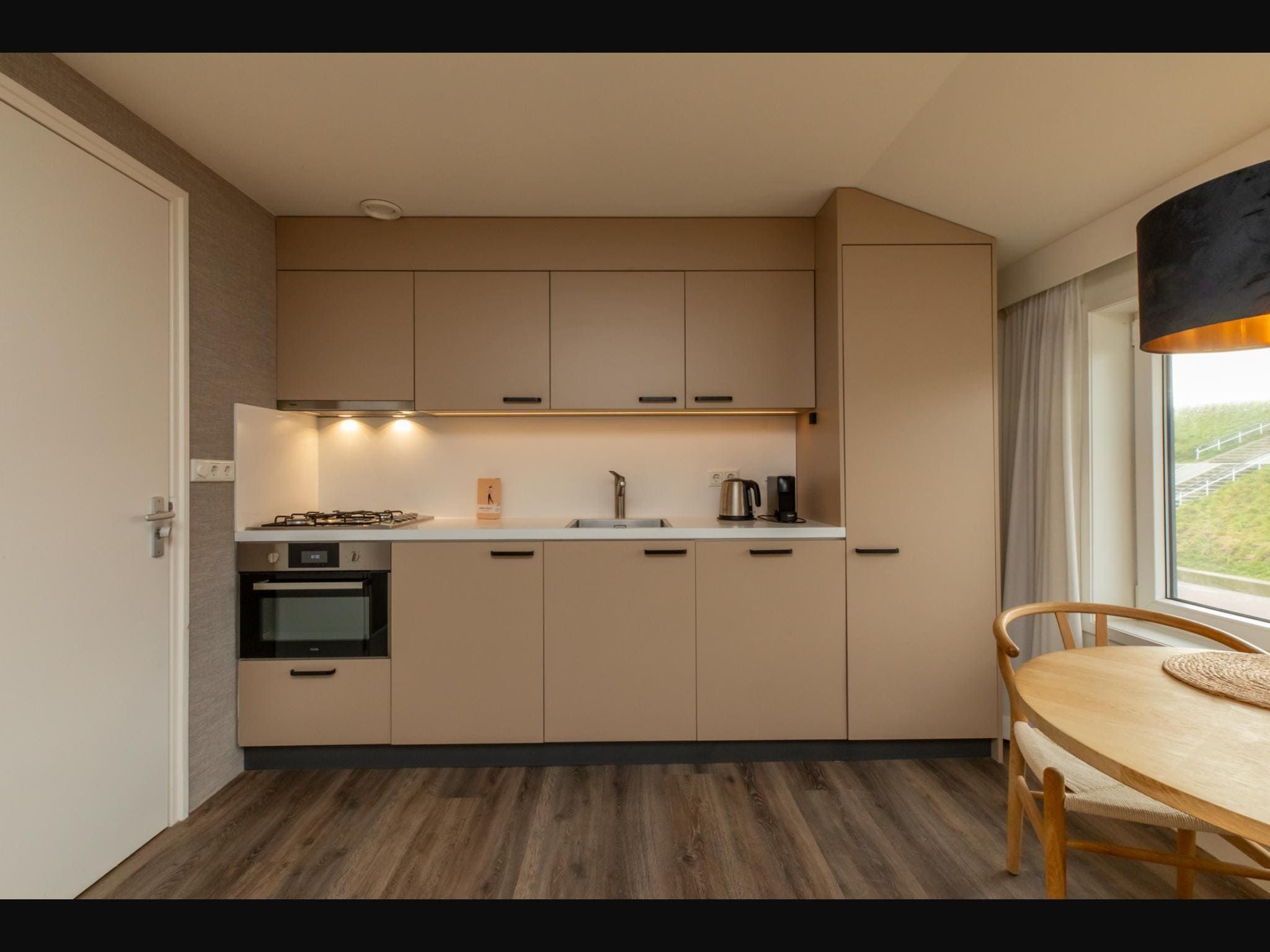 De keuken van Overnachten in Zoutelande  Comfortabel Appartement Langstraat 5A in Zoutelande