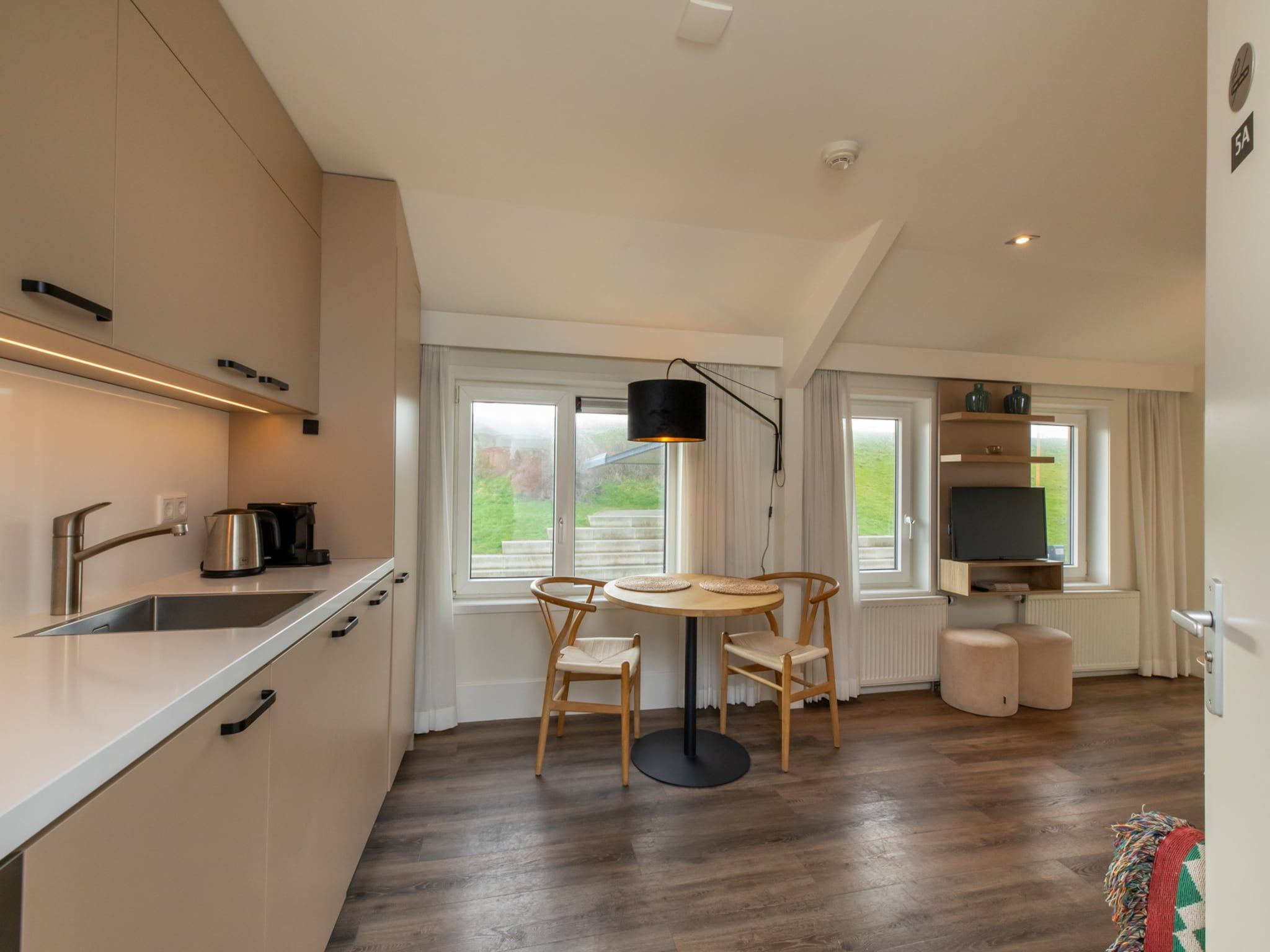 De keuken van Overnachten in Zoutelande  Comfortabel Appartement Langstraat 5A in Zoutelande