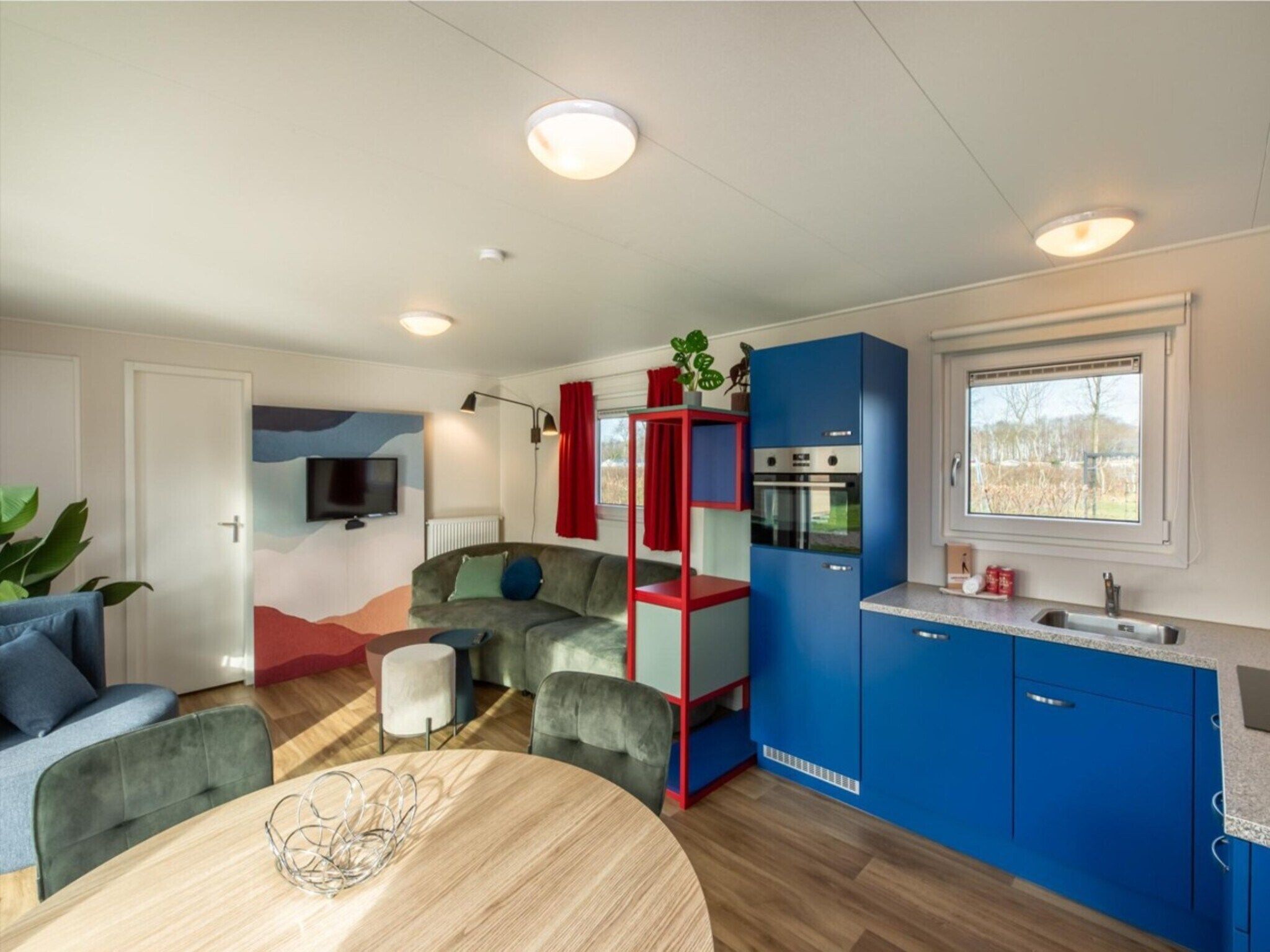 De keuken van Chalet - Camping de Duinhoeve 'Bosdier' in Burgh-Haamstede