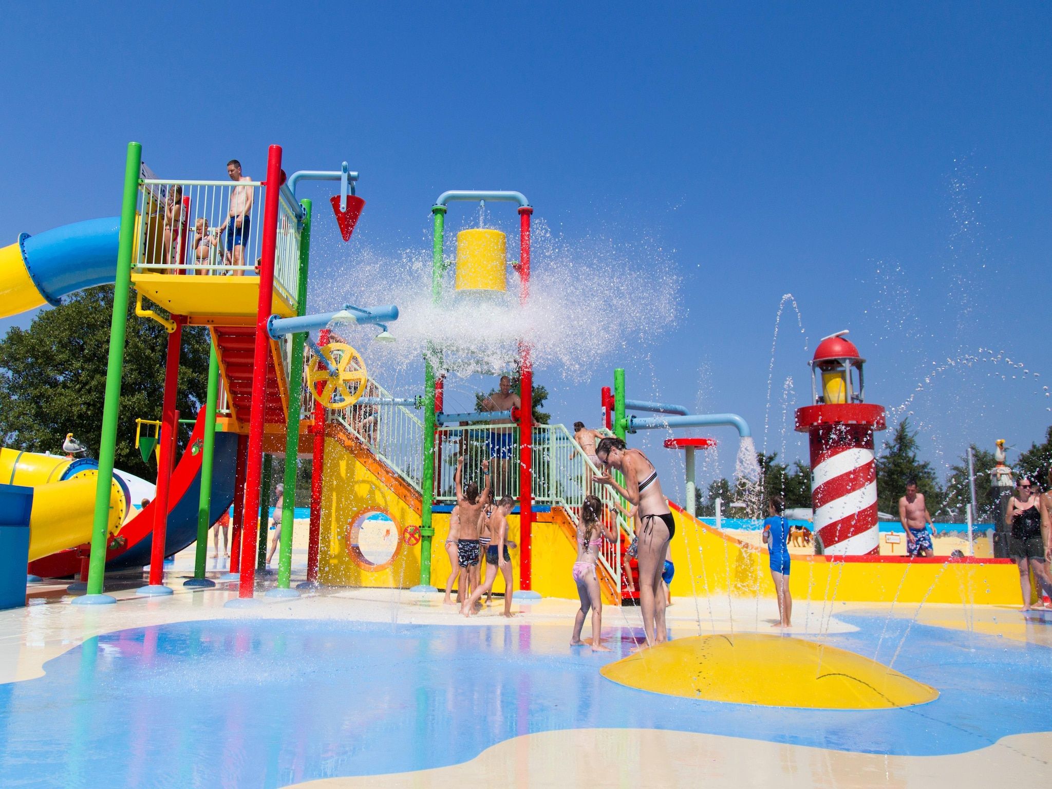 Parkfaciliteiten bij Chalet - Camping de Duinhoeve 'Bosdier' in Burgh-Haamstede