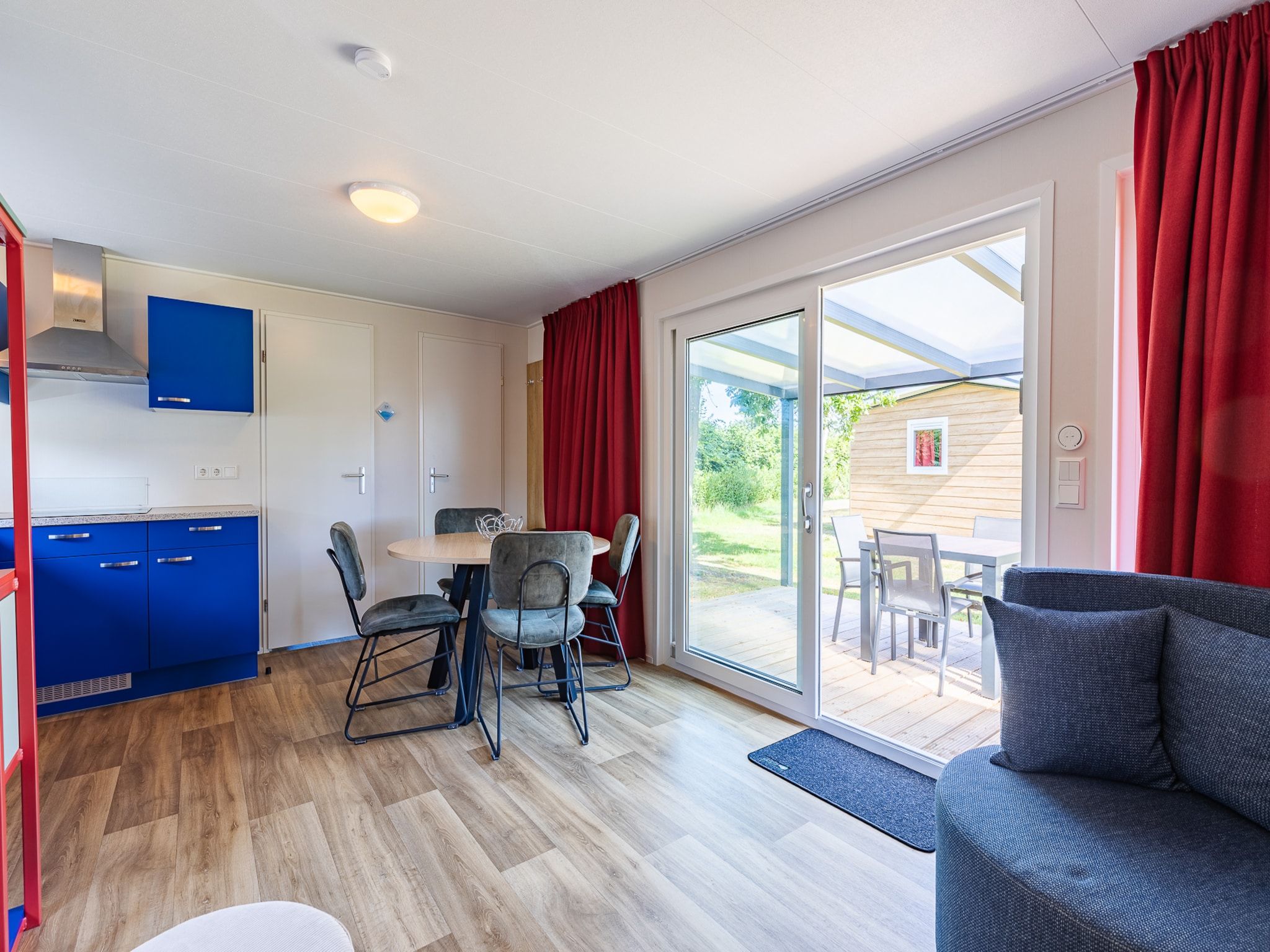 De woonkamer van Chalet - Camping de Duinhoeve 'Bosdier' in Burgh-Haamstede
