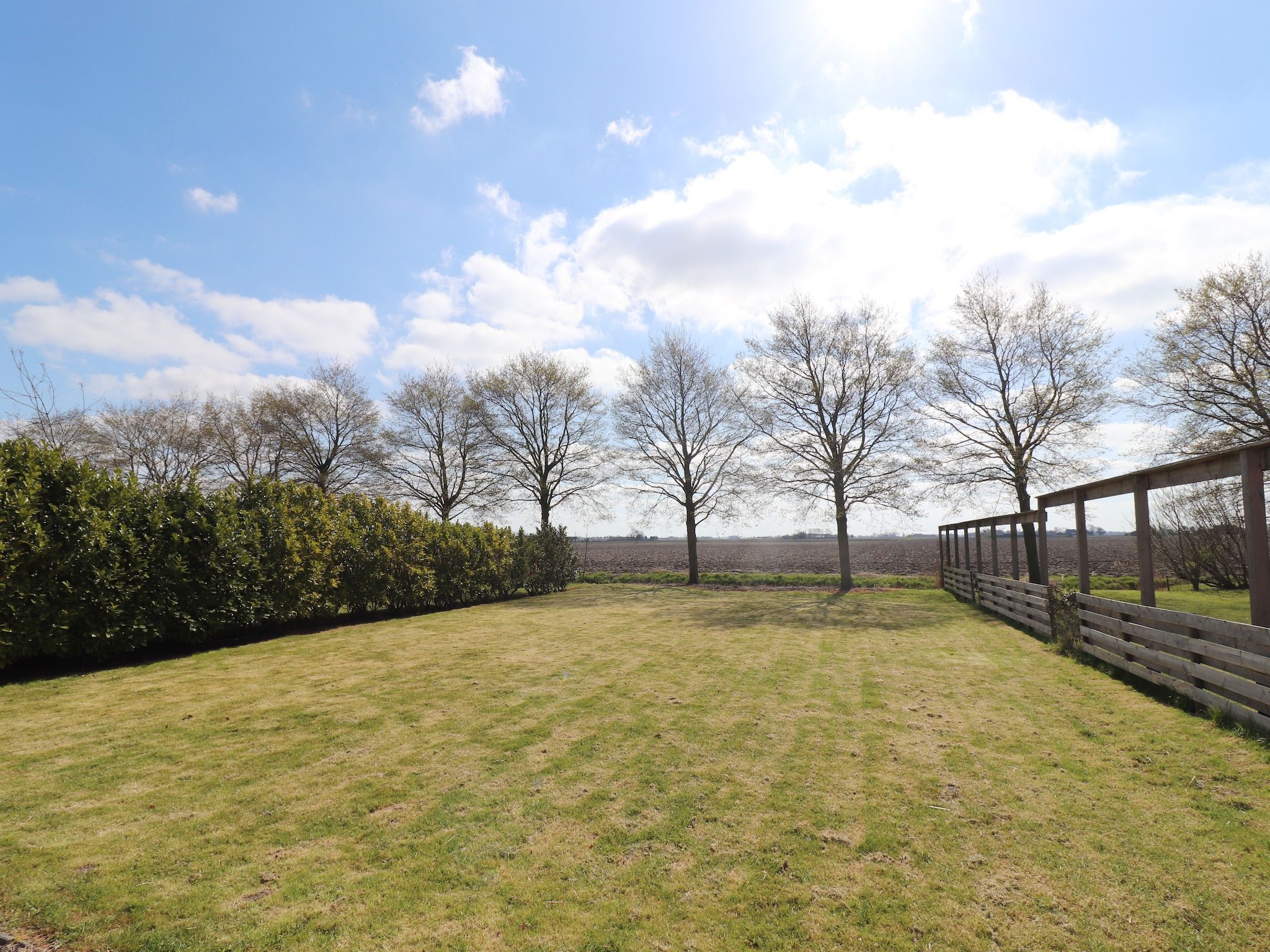 De tuin van Bargereed 90 in Tzummarum