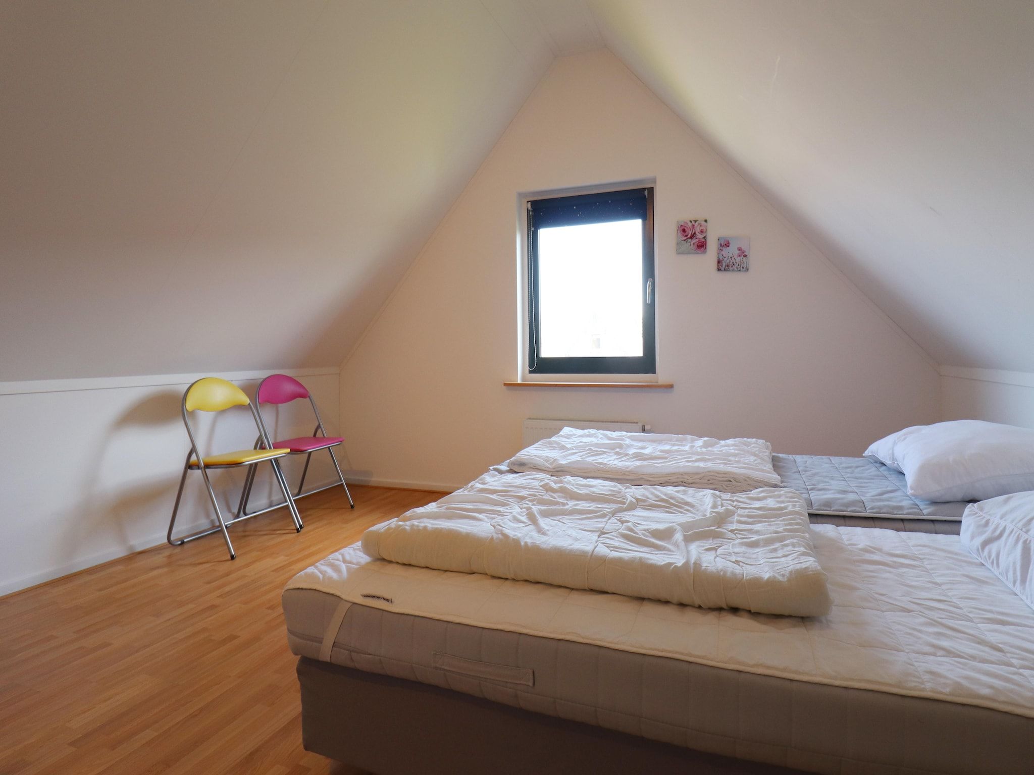 Een slaapkamer van Bargereed 90 in Tzummarum