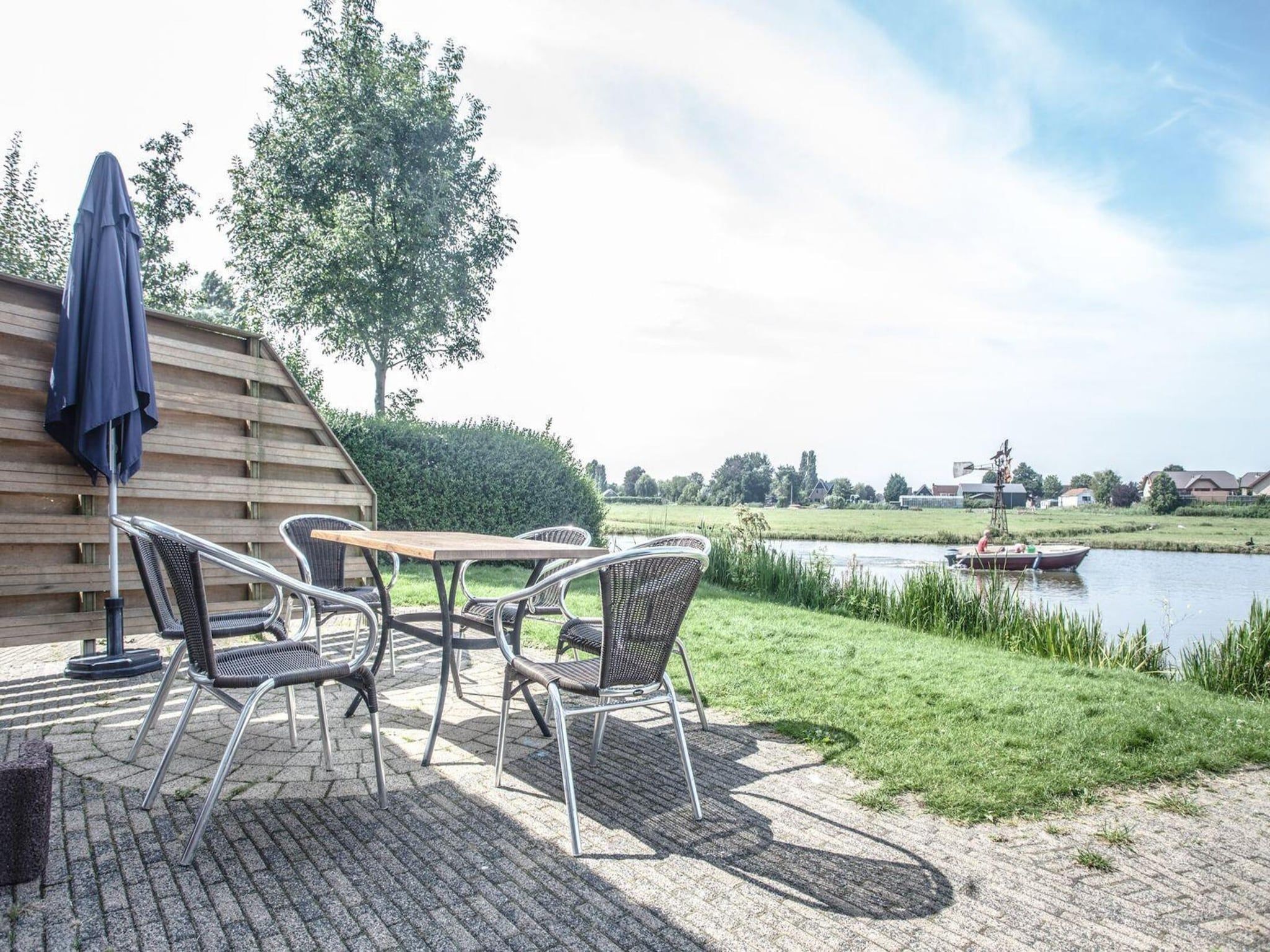 Het terras van Dijkhuis 4 in Medemblik