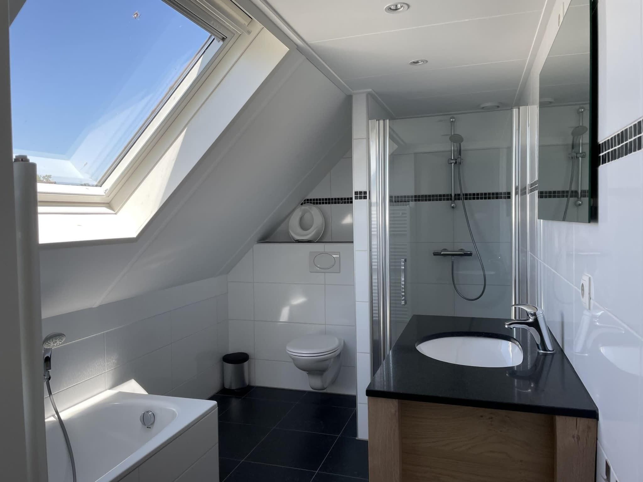 De badkamer van Dijkvilla Kids 5 in Medemblik