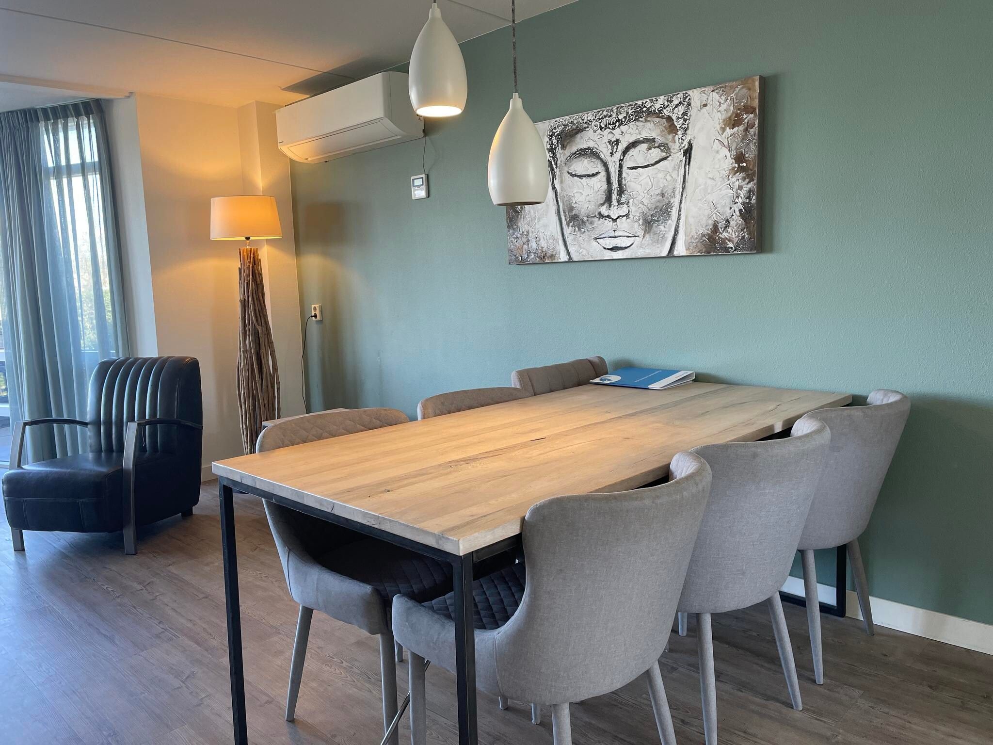 De eetkamer van Dijkhuis Wellness 6 in Medemblik