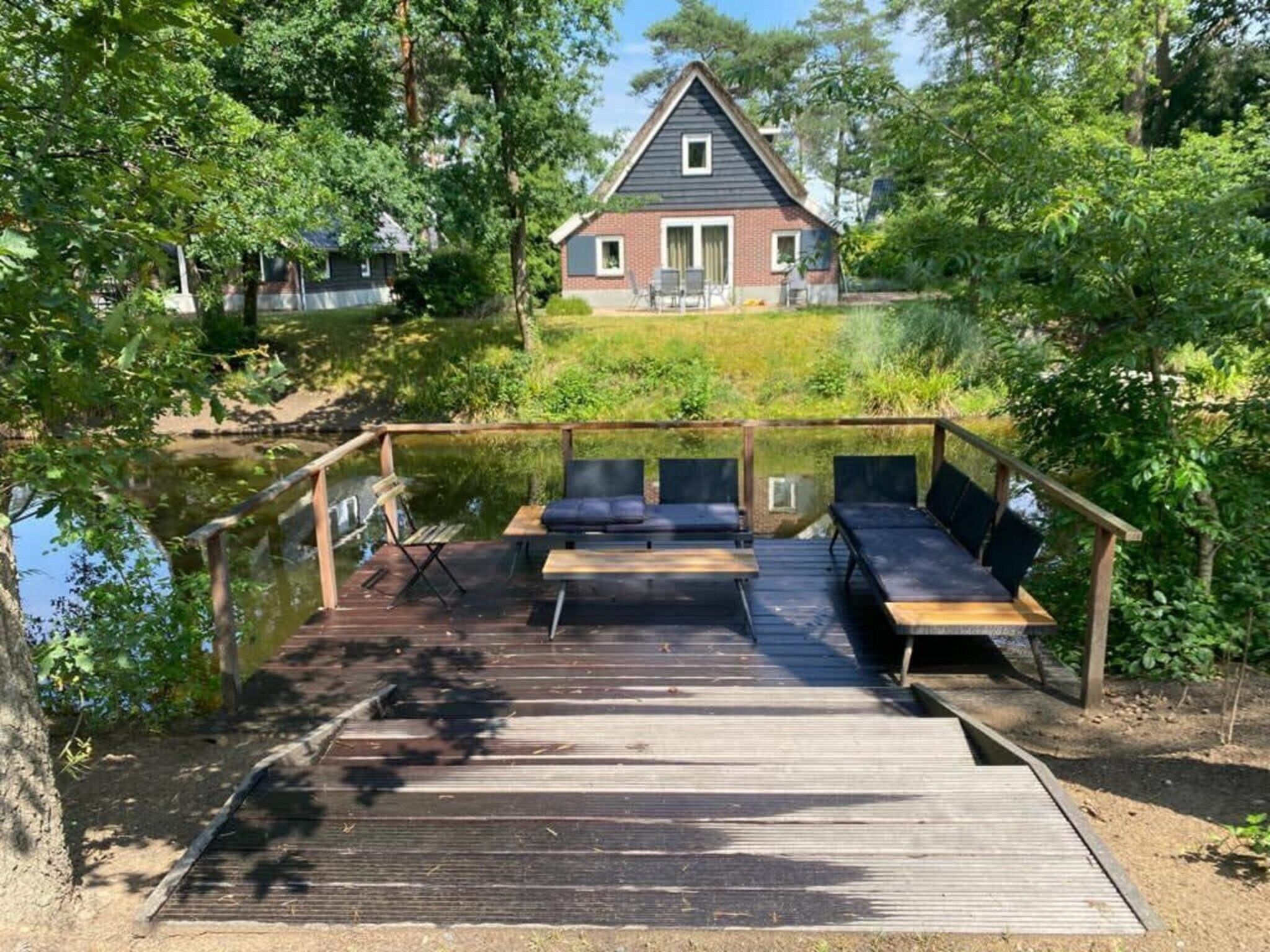 Het terras van Villa MIVA 8 in Otterlo
