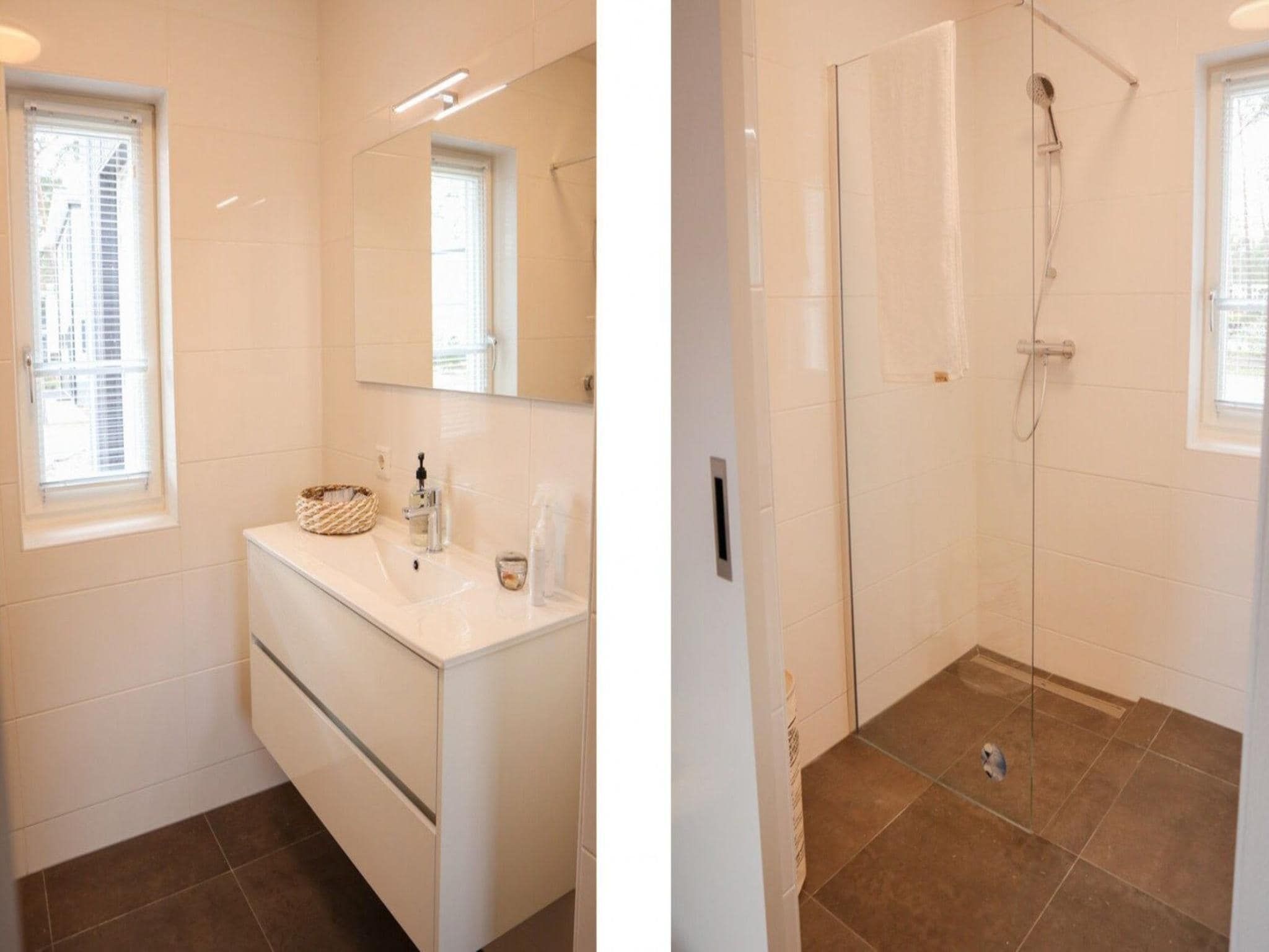 De badkamer van Strandvilla Sauna 6 in Otterlo