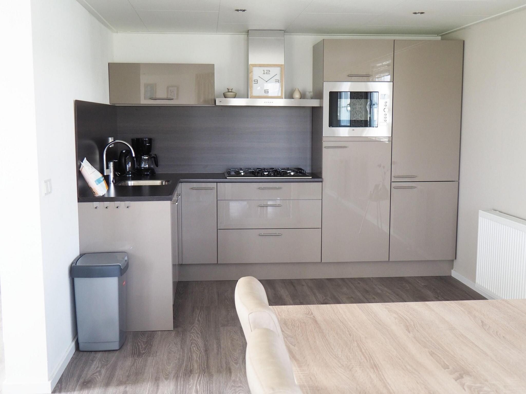 De keuken van Tulpenhof Villa  10 personen in West-Graftdijk