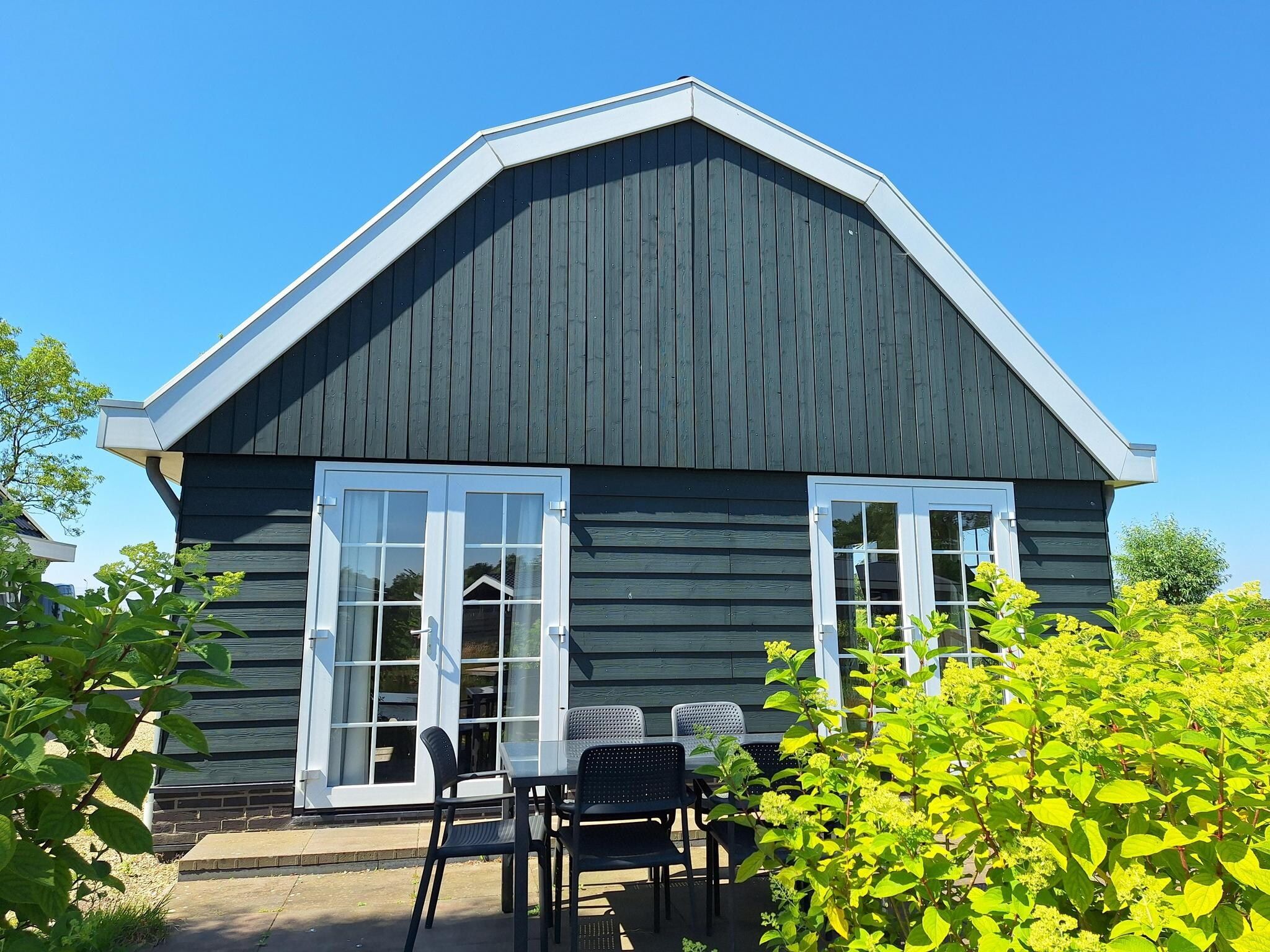 De buitenkant van Tulpenhof Villa  10 personen in West-Graftdijk