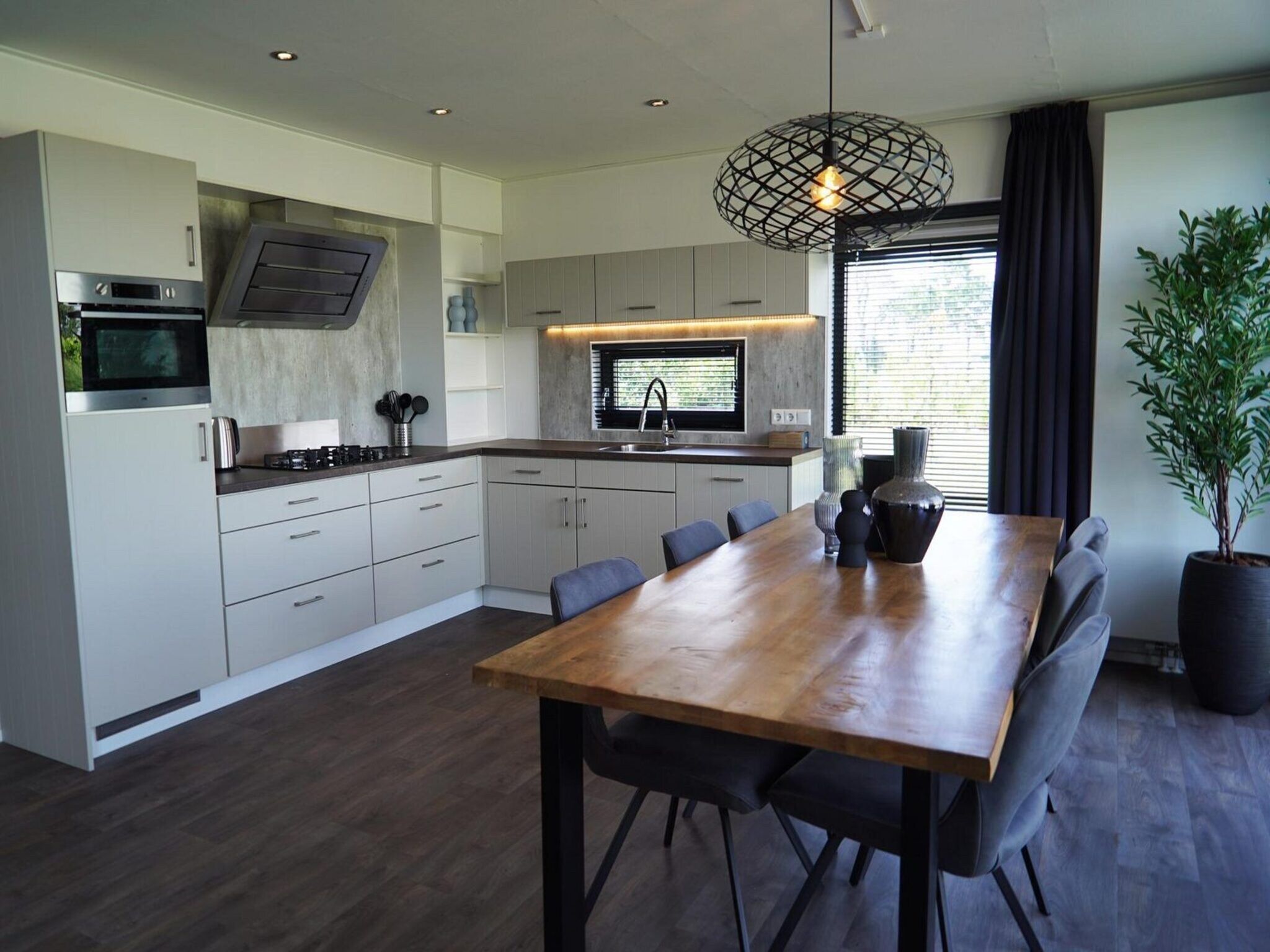 De eetkamer van Cube Magnifique 6 in Nijkerk