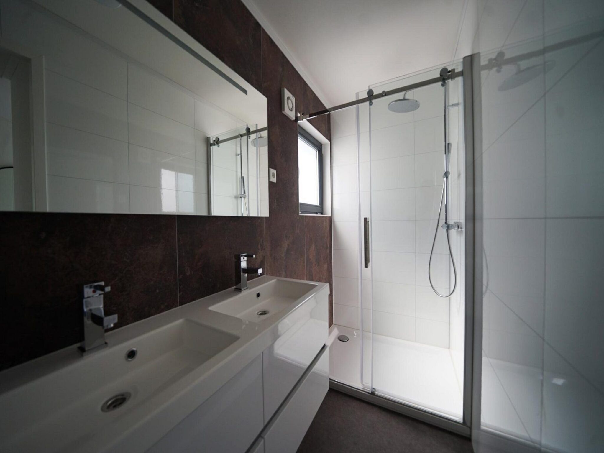 De badkamer van Cube Magnifique 6 in Nijkerk
