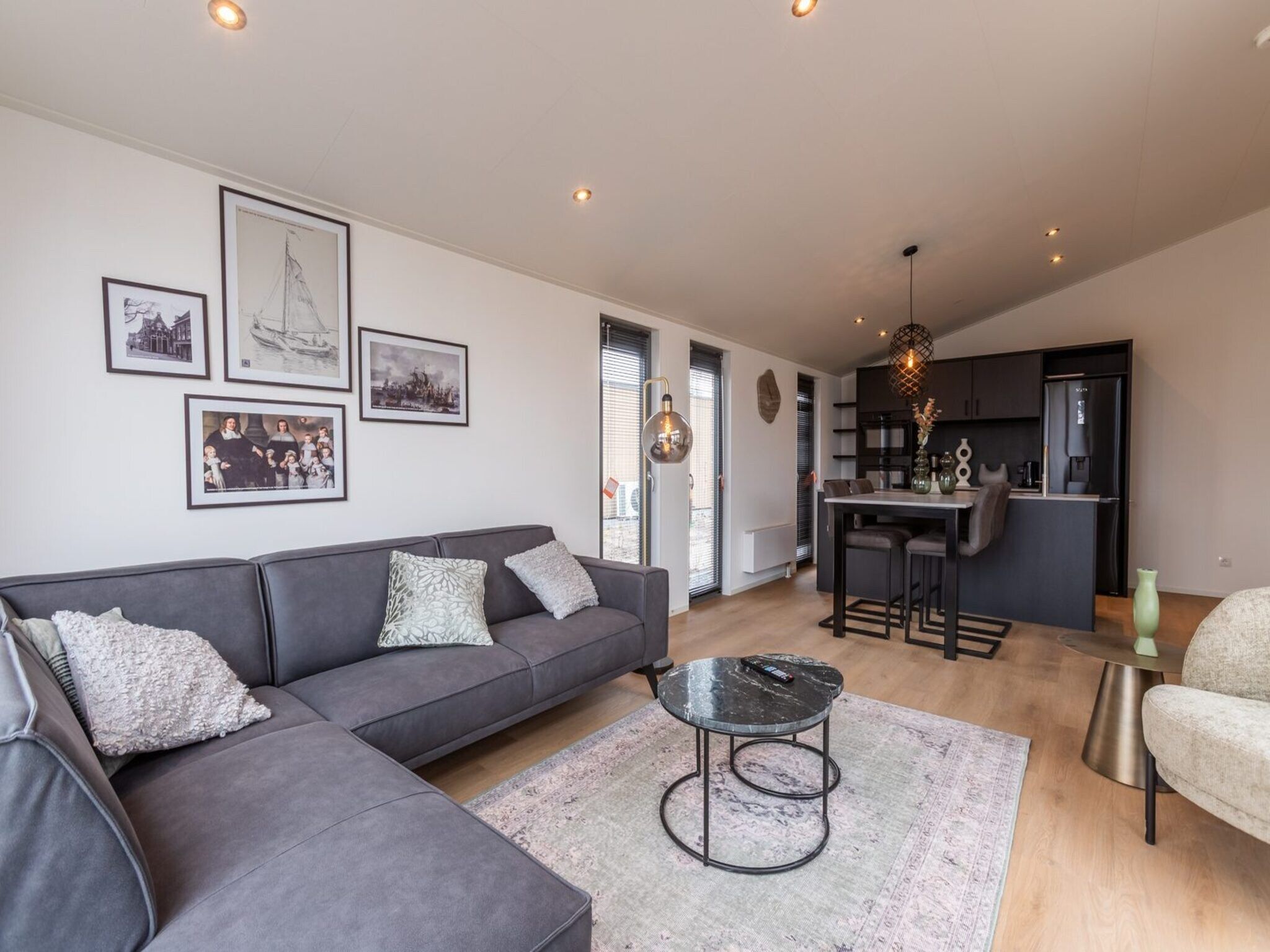 De woonkamer van Cube Split XL Culinair Wellness 4 in Enkhuizen
