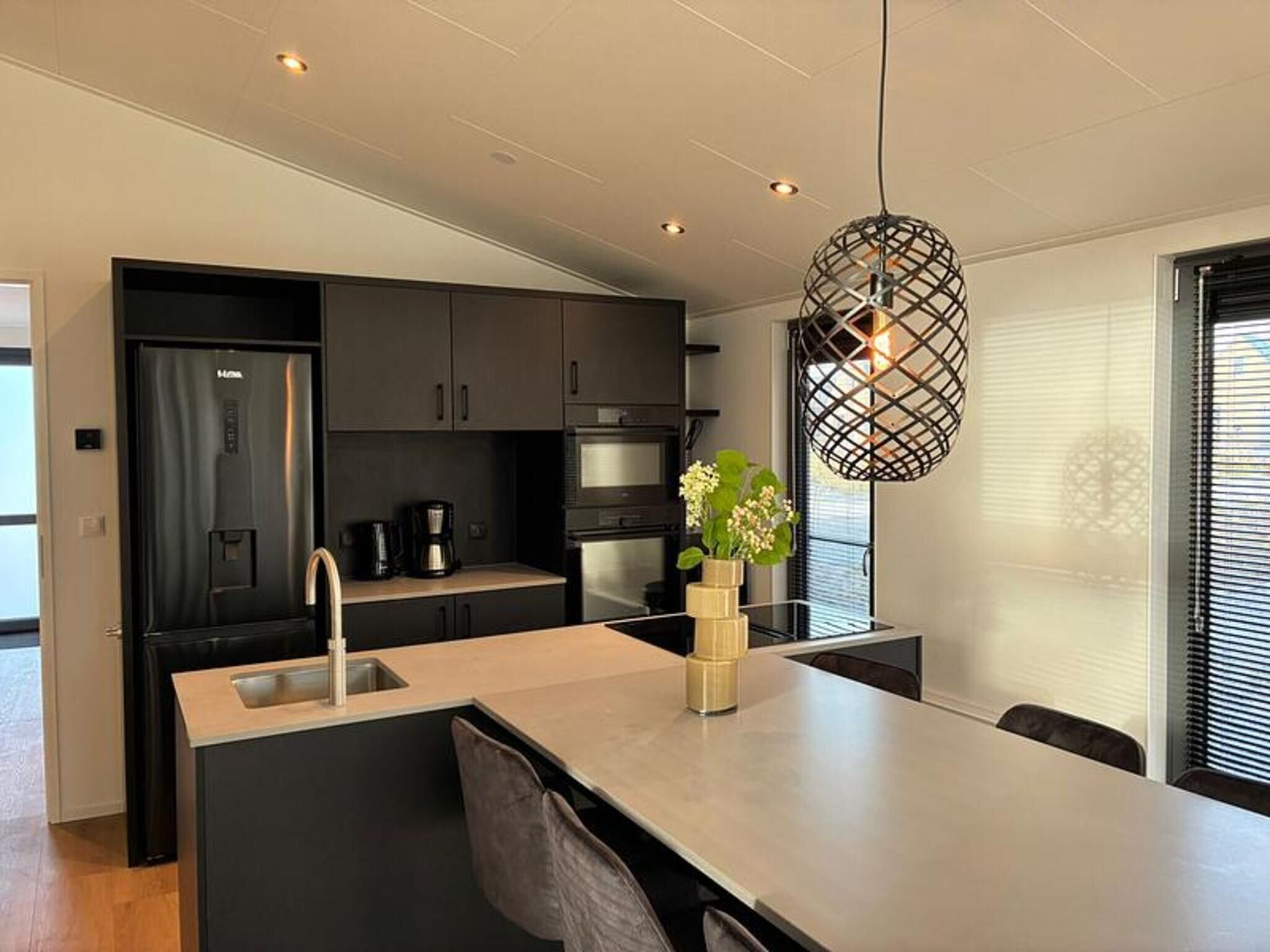 De keuken van Cube Split Culinair Wellness 6 in Enkhuizen