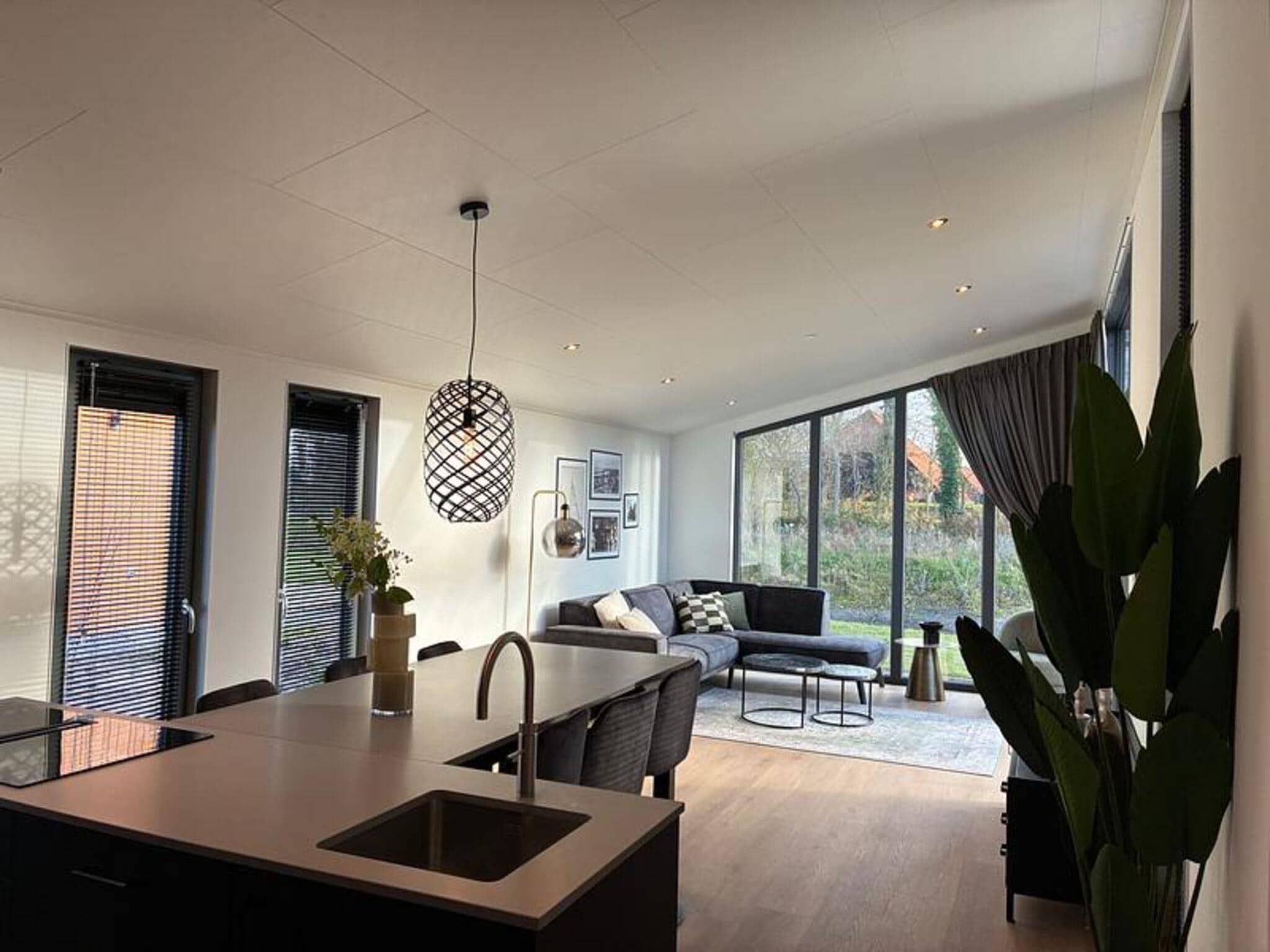 De woonkamer van Cube Split Culinair Wellness 6 in Enkhuizen