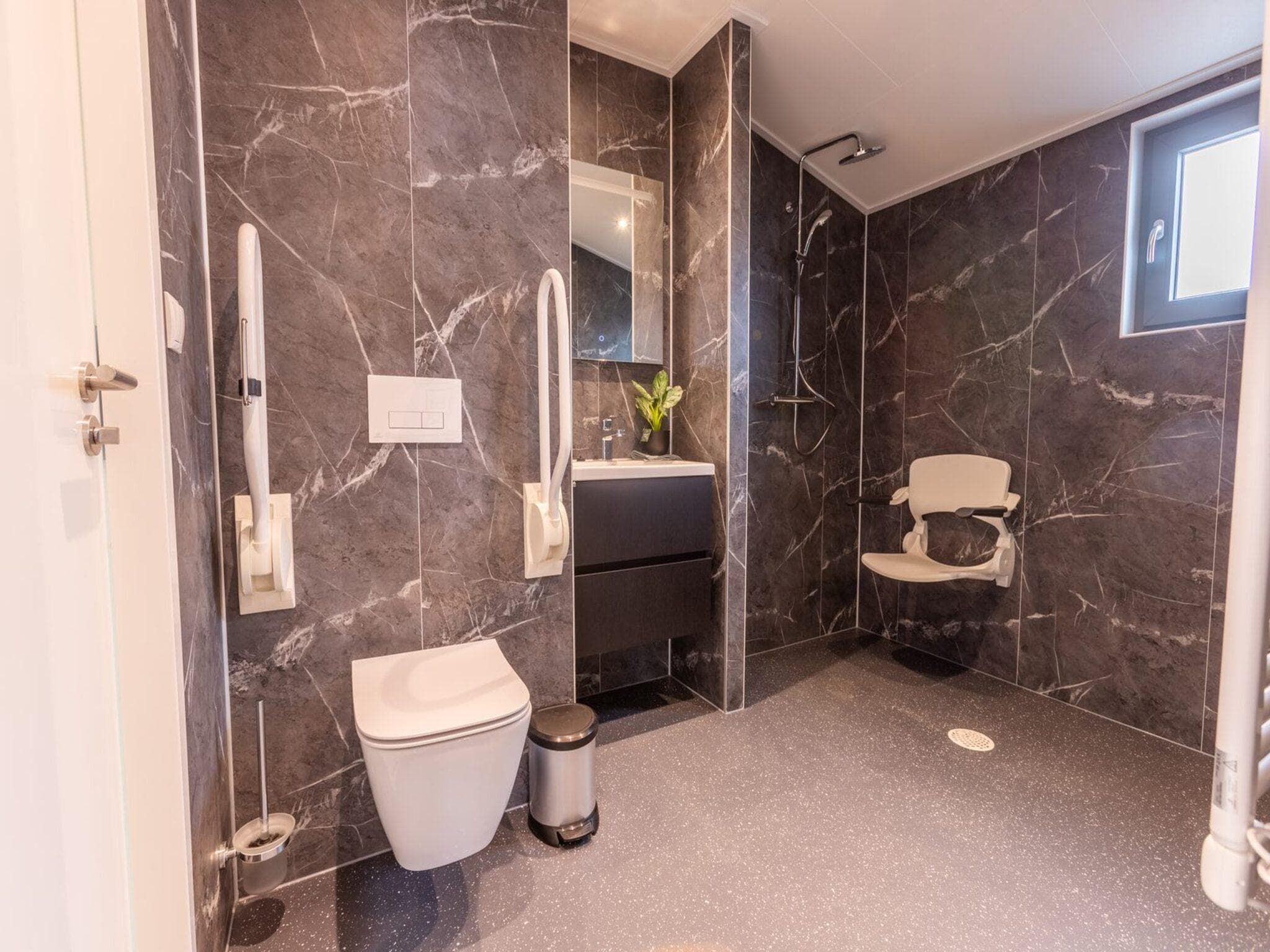 De badkamer van Cube Split Sauna 4 in Enkhuizen